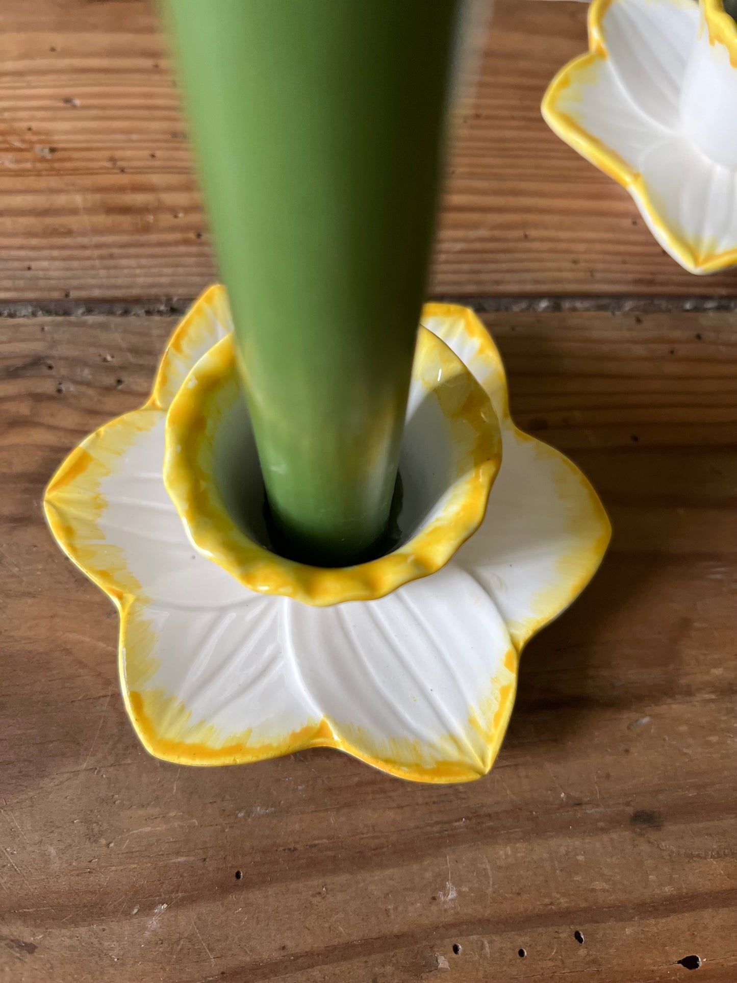 2 bougeoirs fleurs jaune
