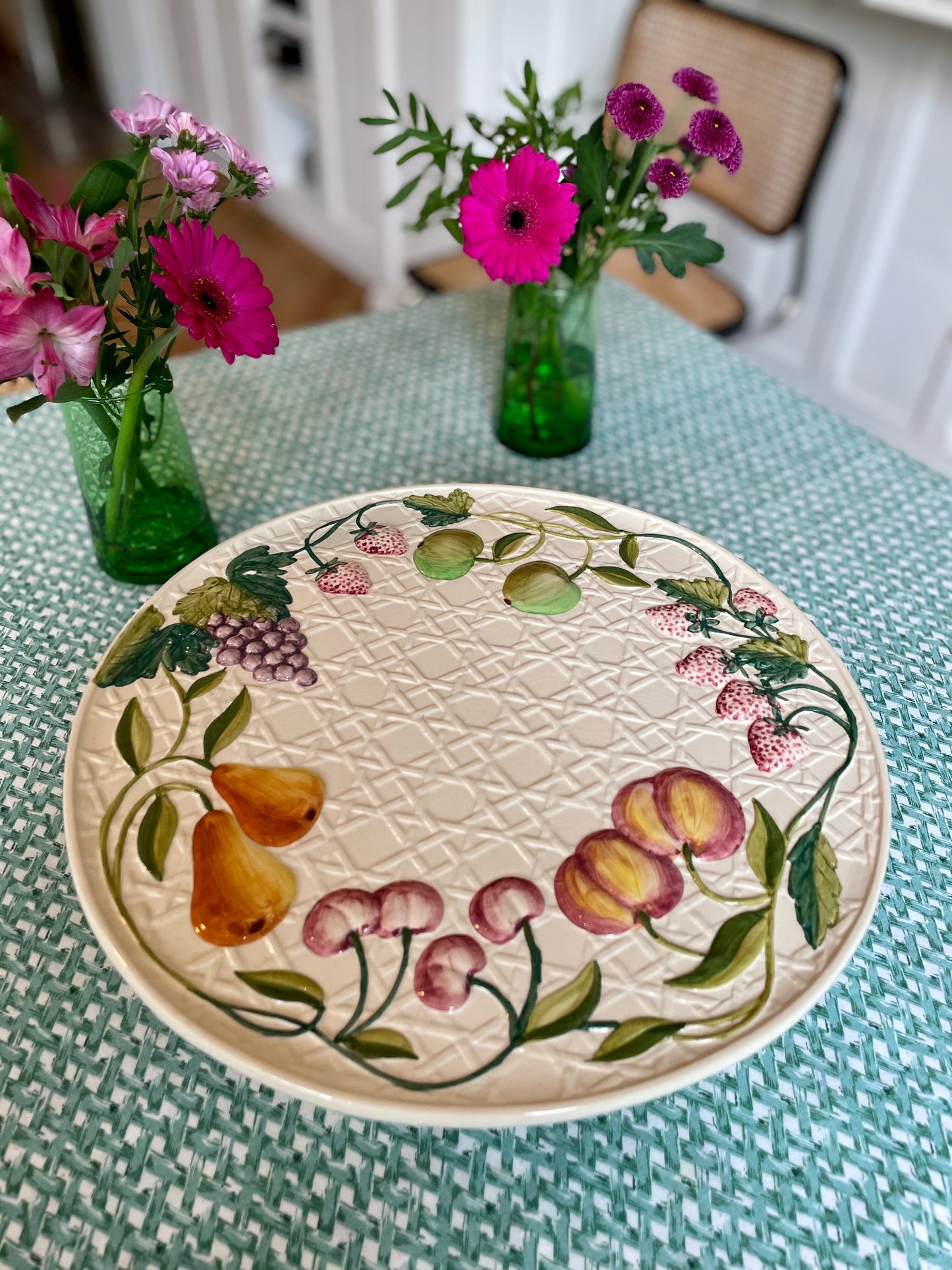 Plat à gateaux cannage et barbotine
