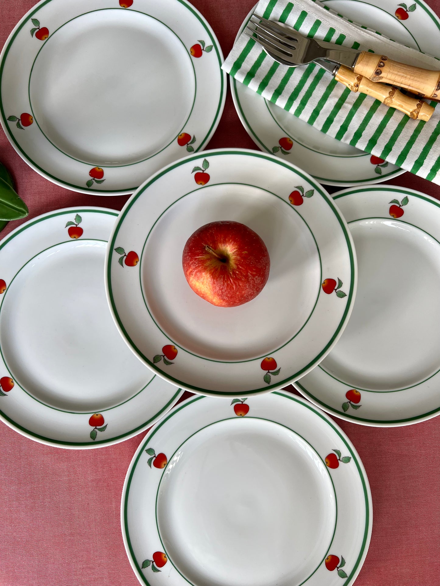 6 assiettes à dessert pommes