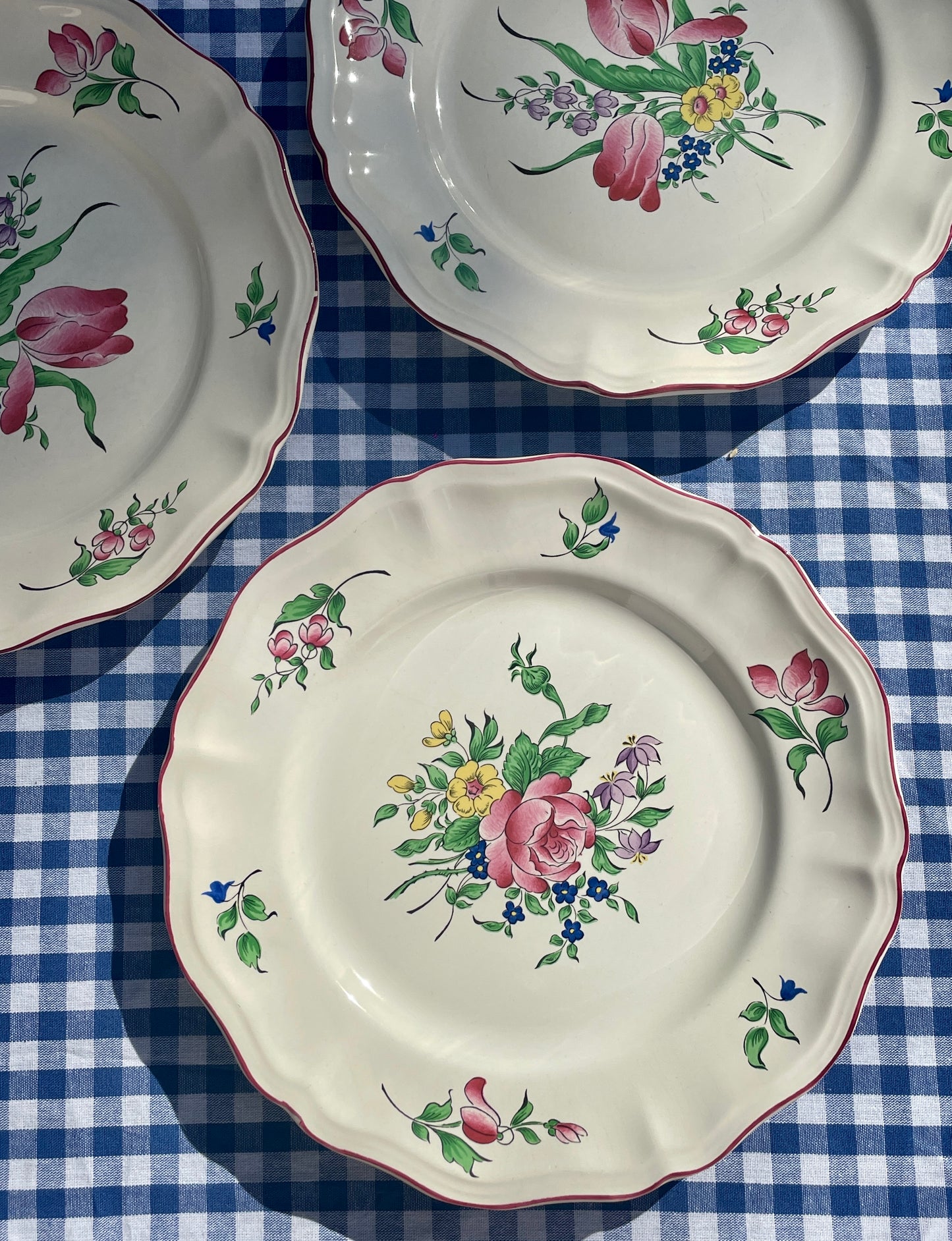 8 assiettes plates fleurs Luneville