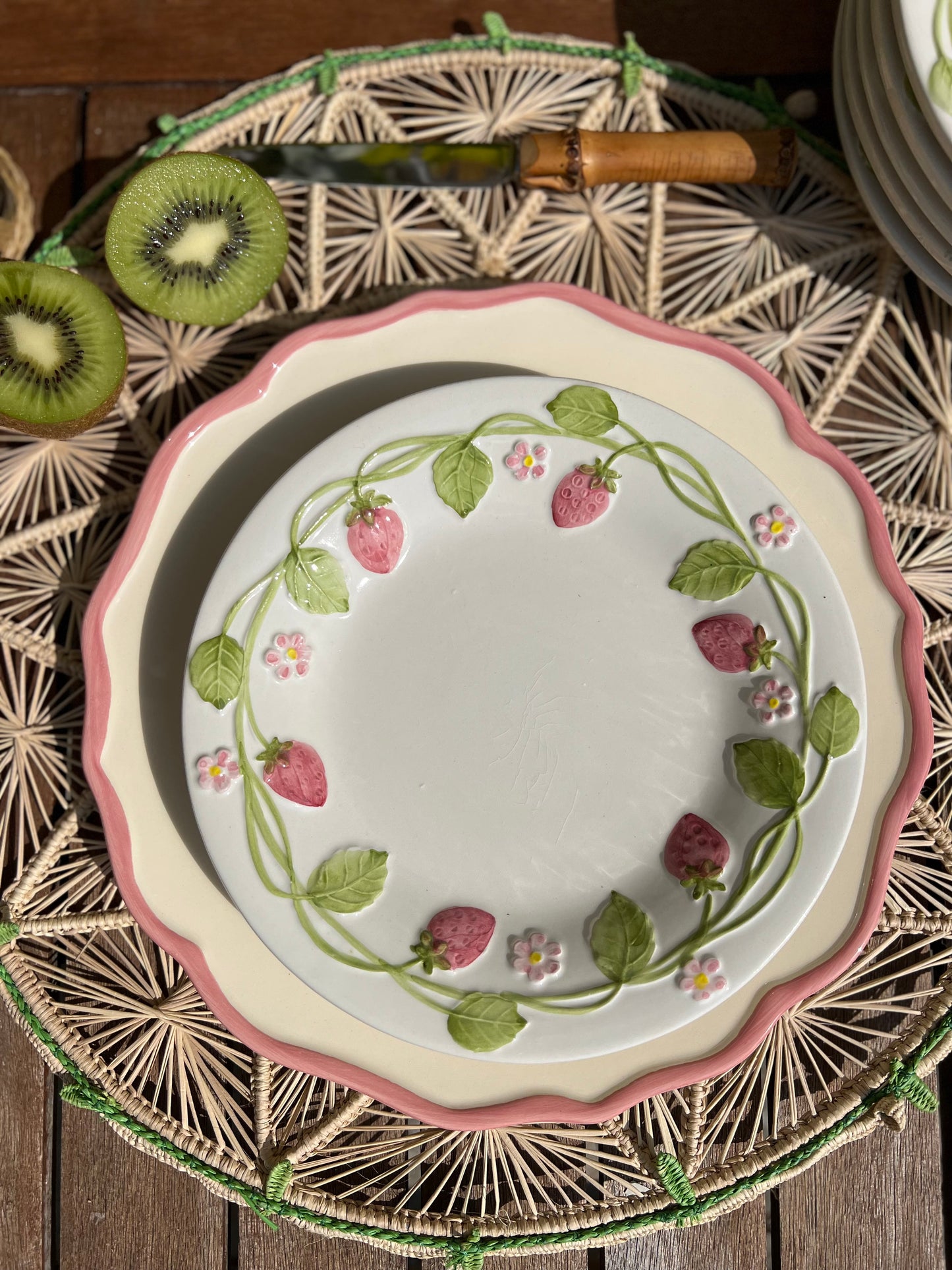6 assiettes à dessert fraises
