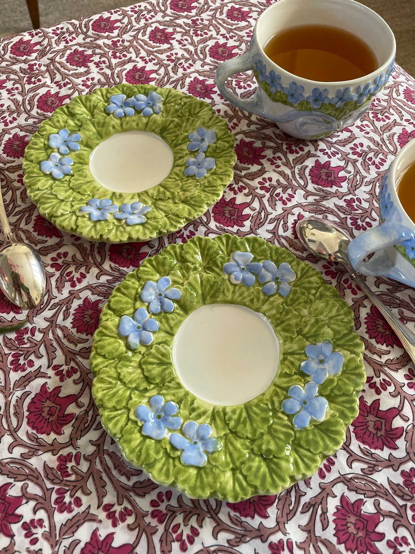 Ensemble de 2 grandes tasses/sous tasses noeuds