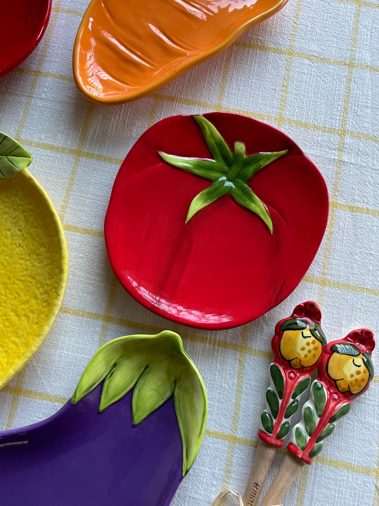 6 assiettes à dessert en forme de fruits et légumes