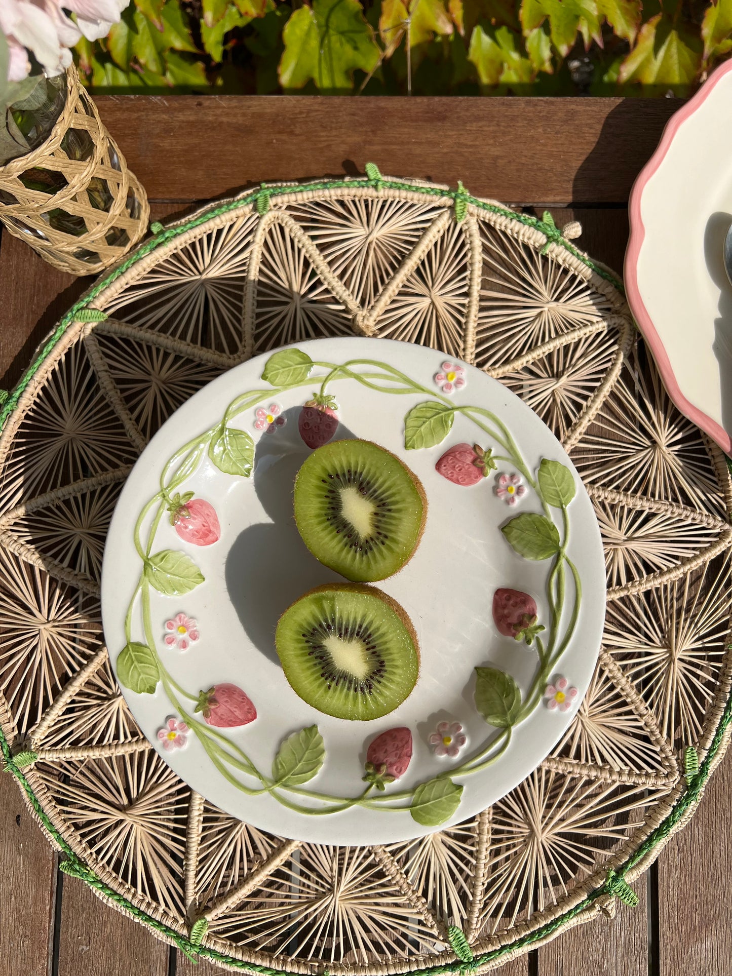 6 assiettes à dessert fraises