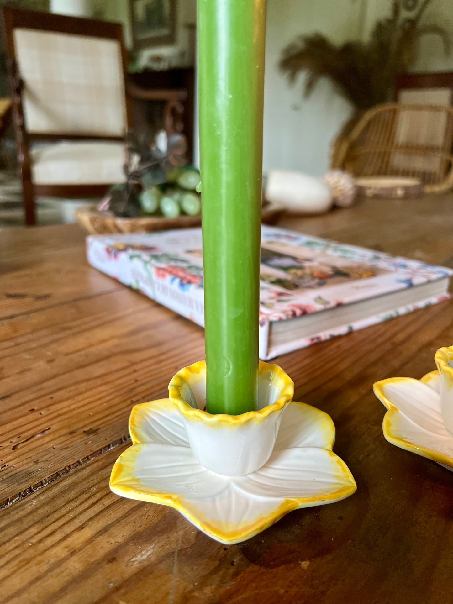 2 bougeoirs fleurs jaune