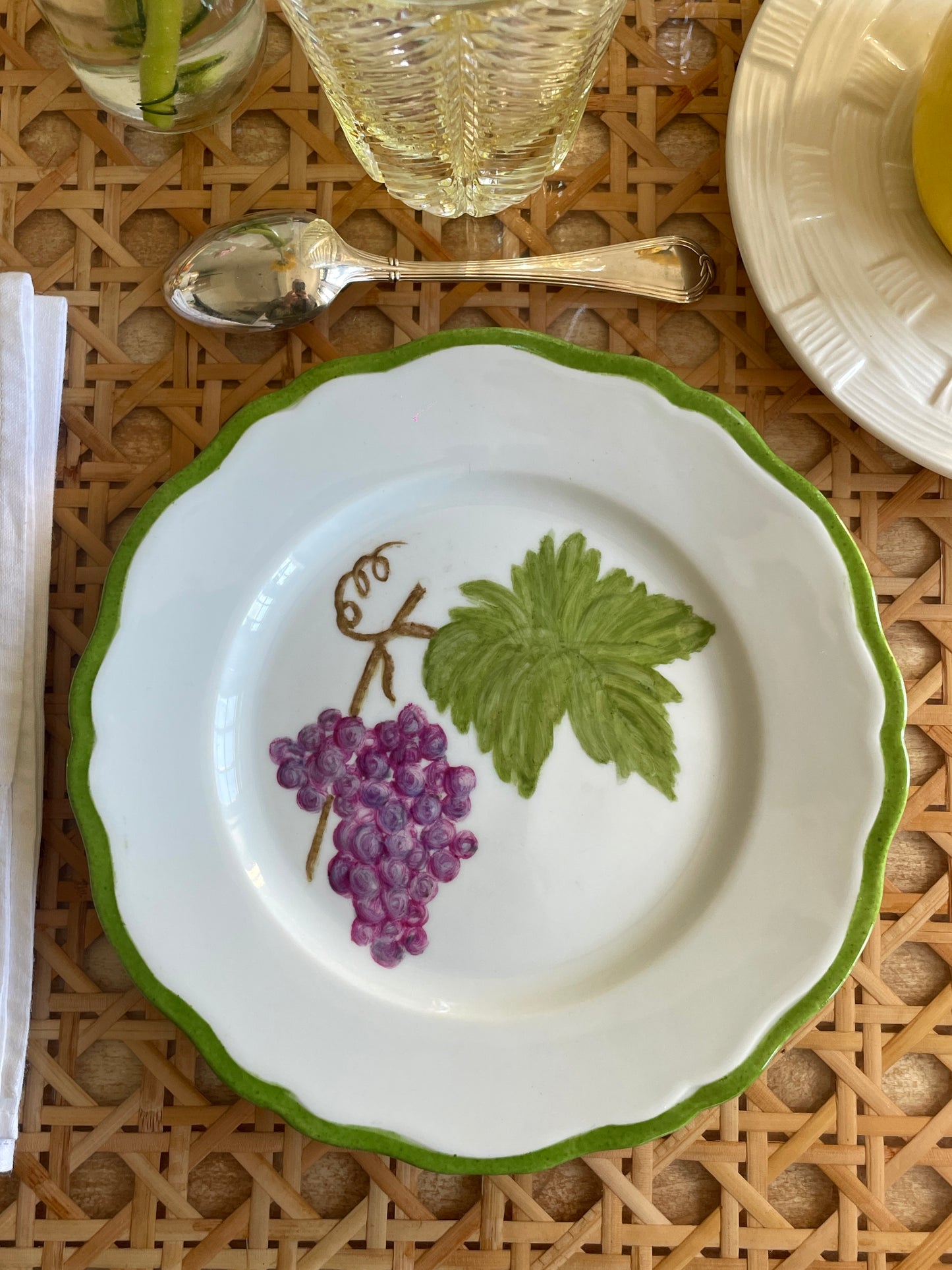 8 assiettes à dessert peintes à la main