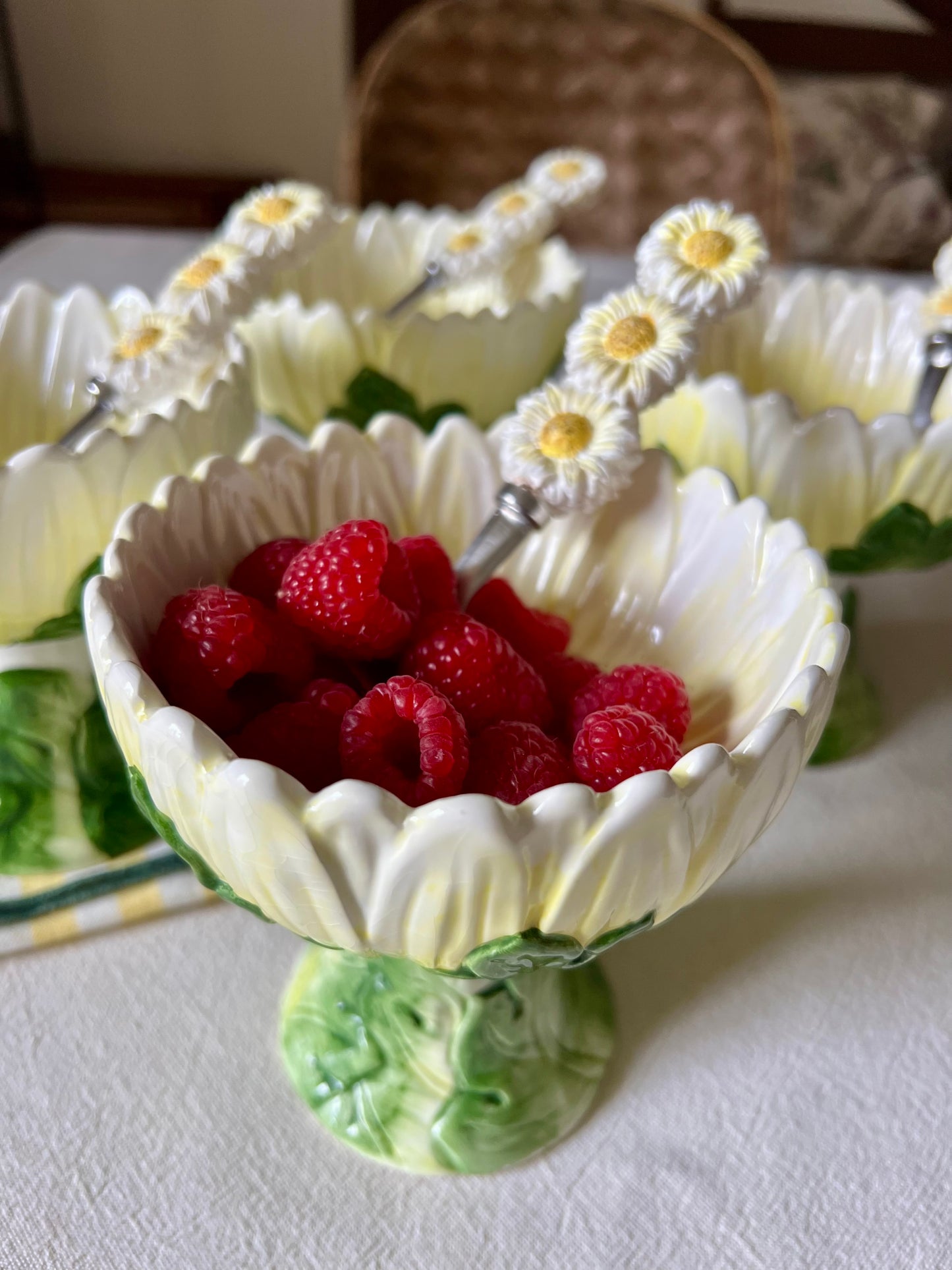 4 coupelles marguerite et cuillères