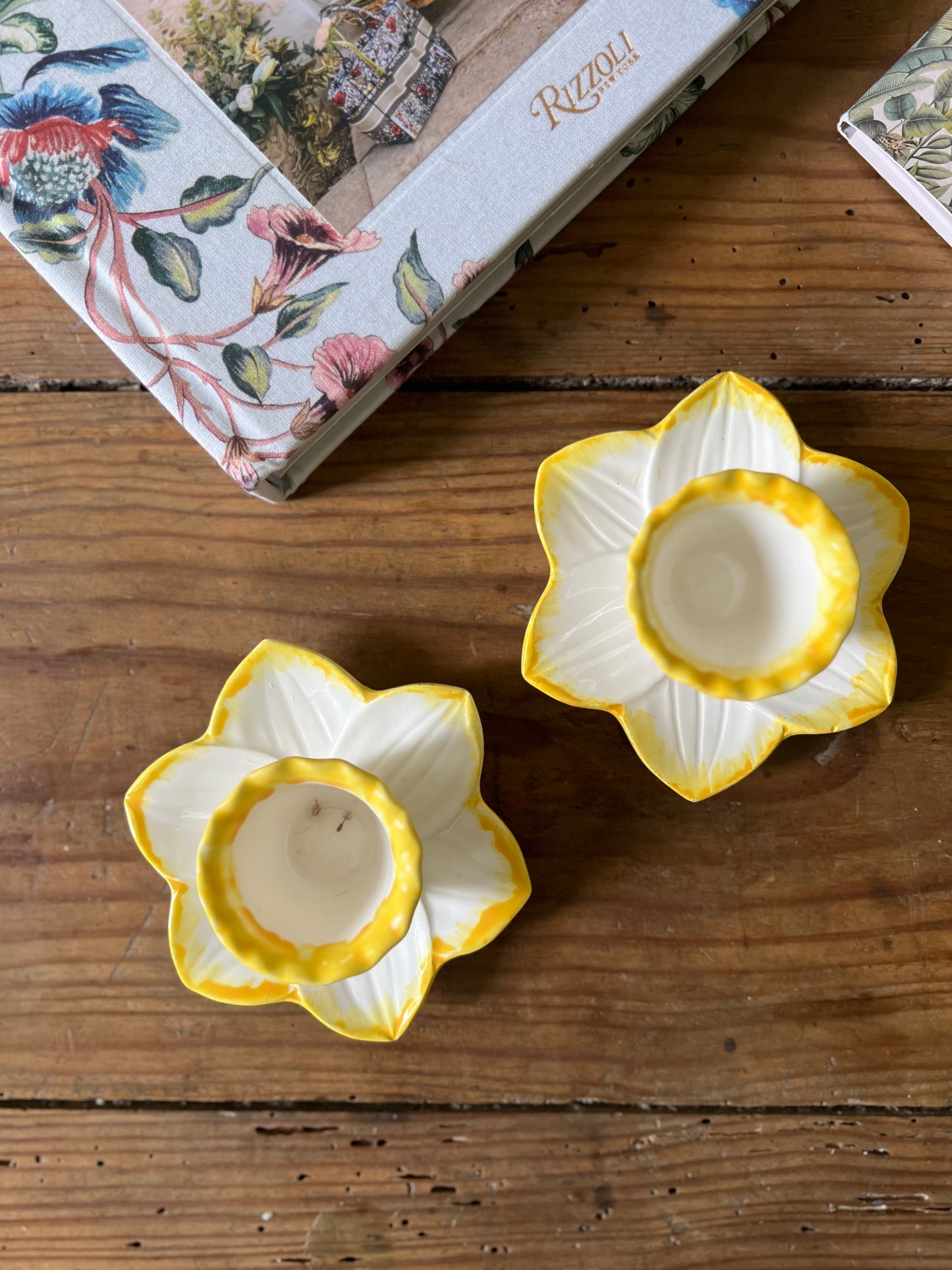 2 bougeoirs fleurs jaune