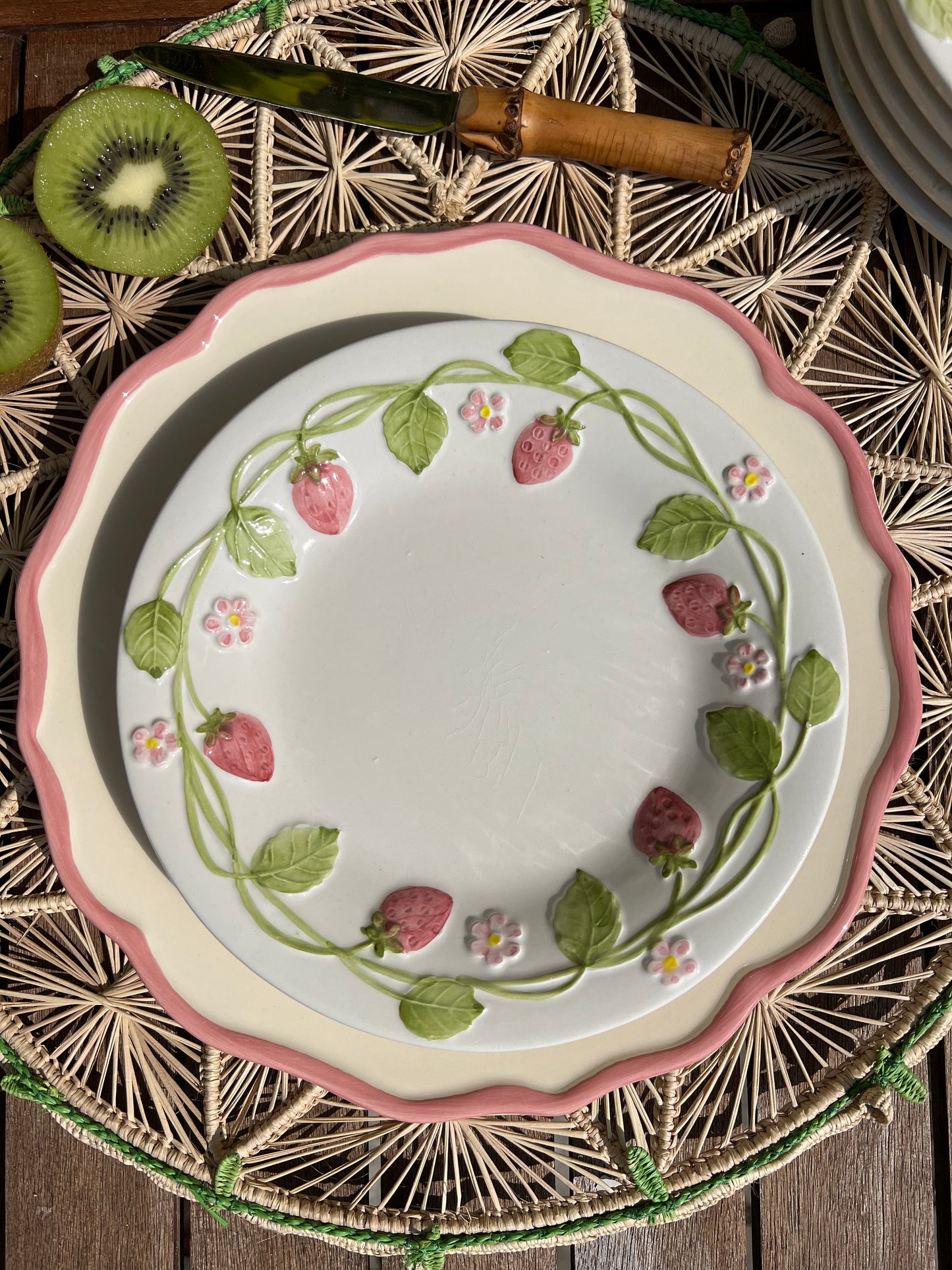 6 assiettes à dessert fraises