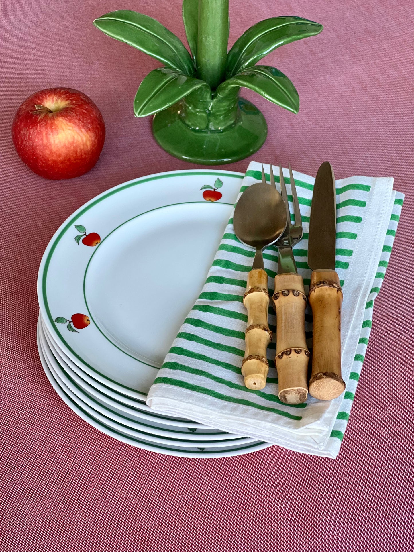 6 assiettes à dessert pommes