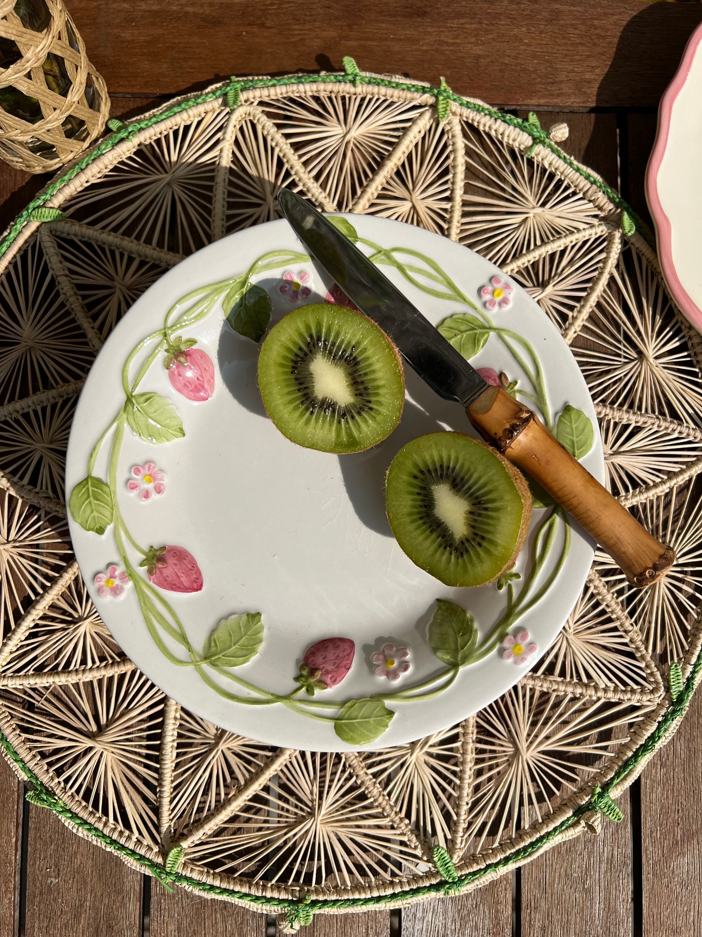 6 assiettes à dessert fraises