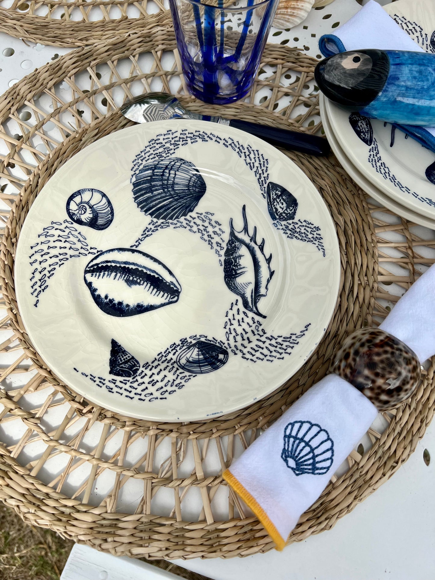 6 assiettes coquillages et un saladier