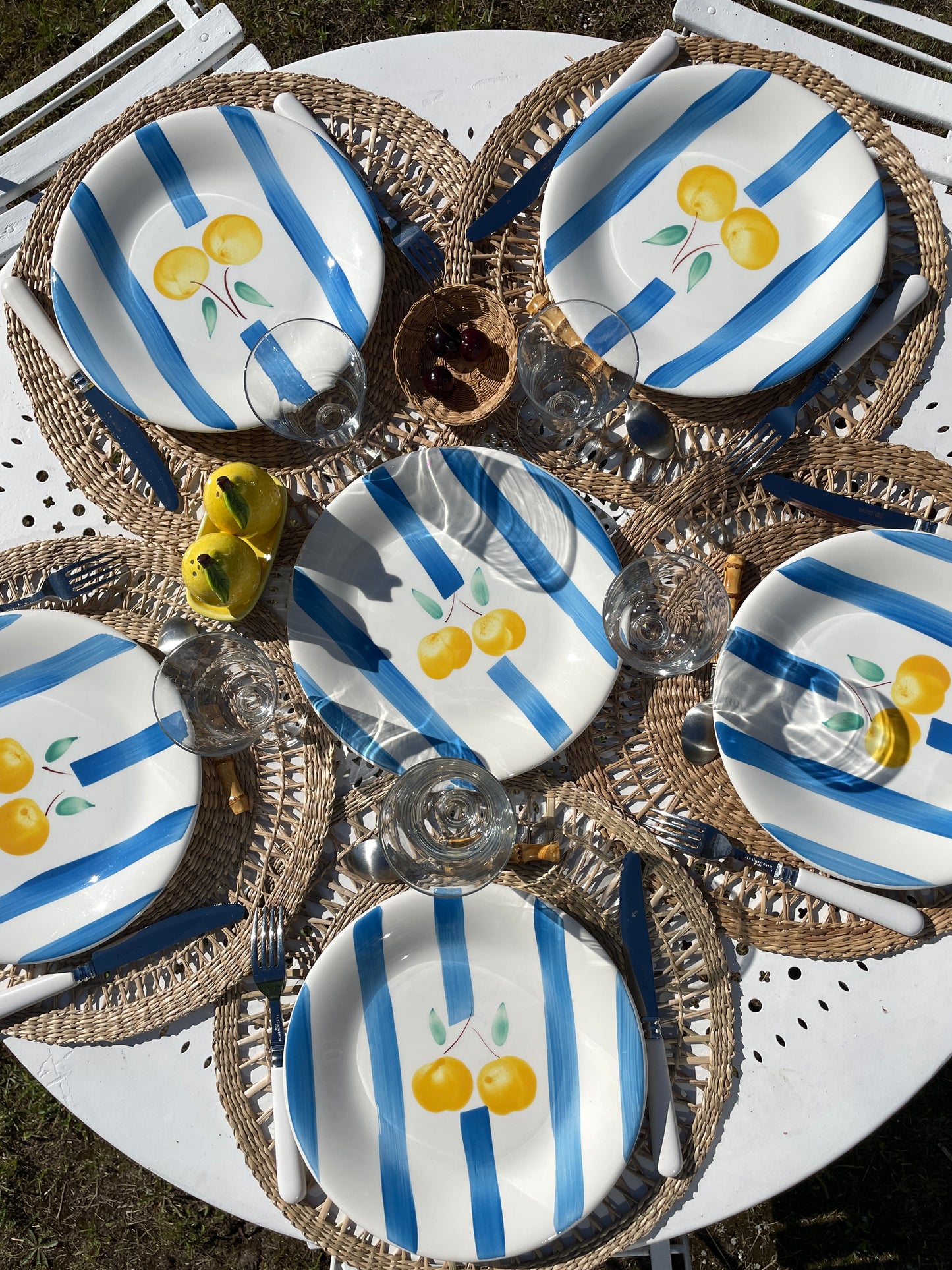 6 assiettes plates décor rayures et fruits Made in Italy
