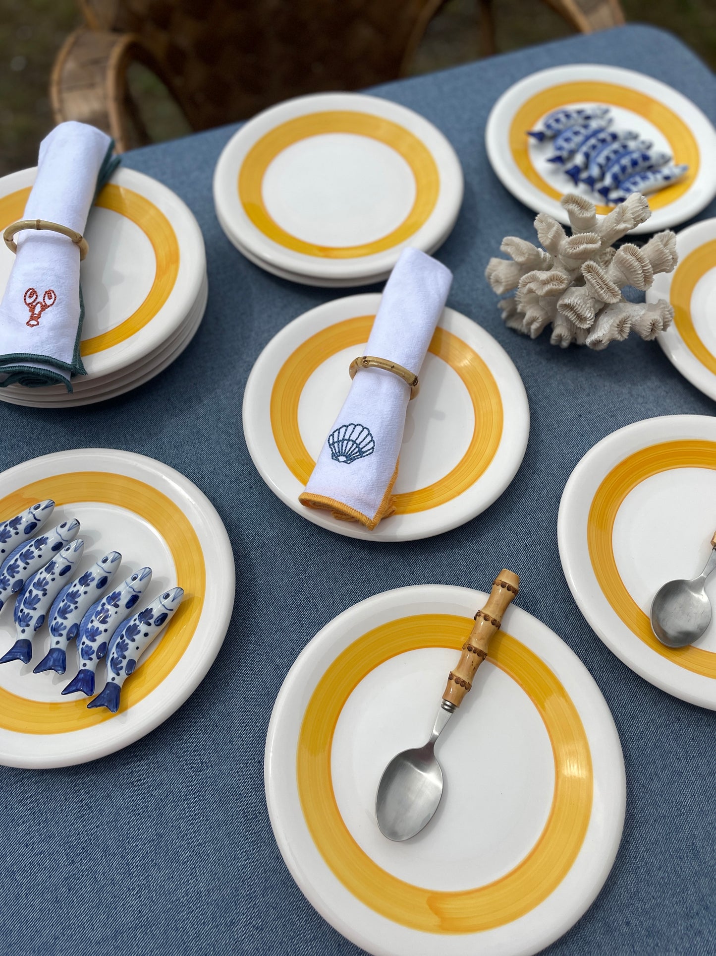 12 assiettes à dessert peintes à la main