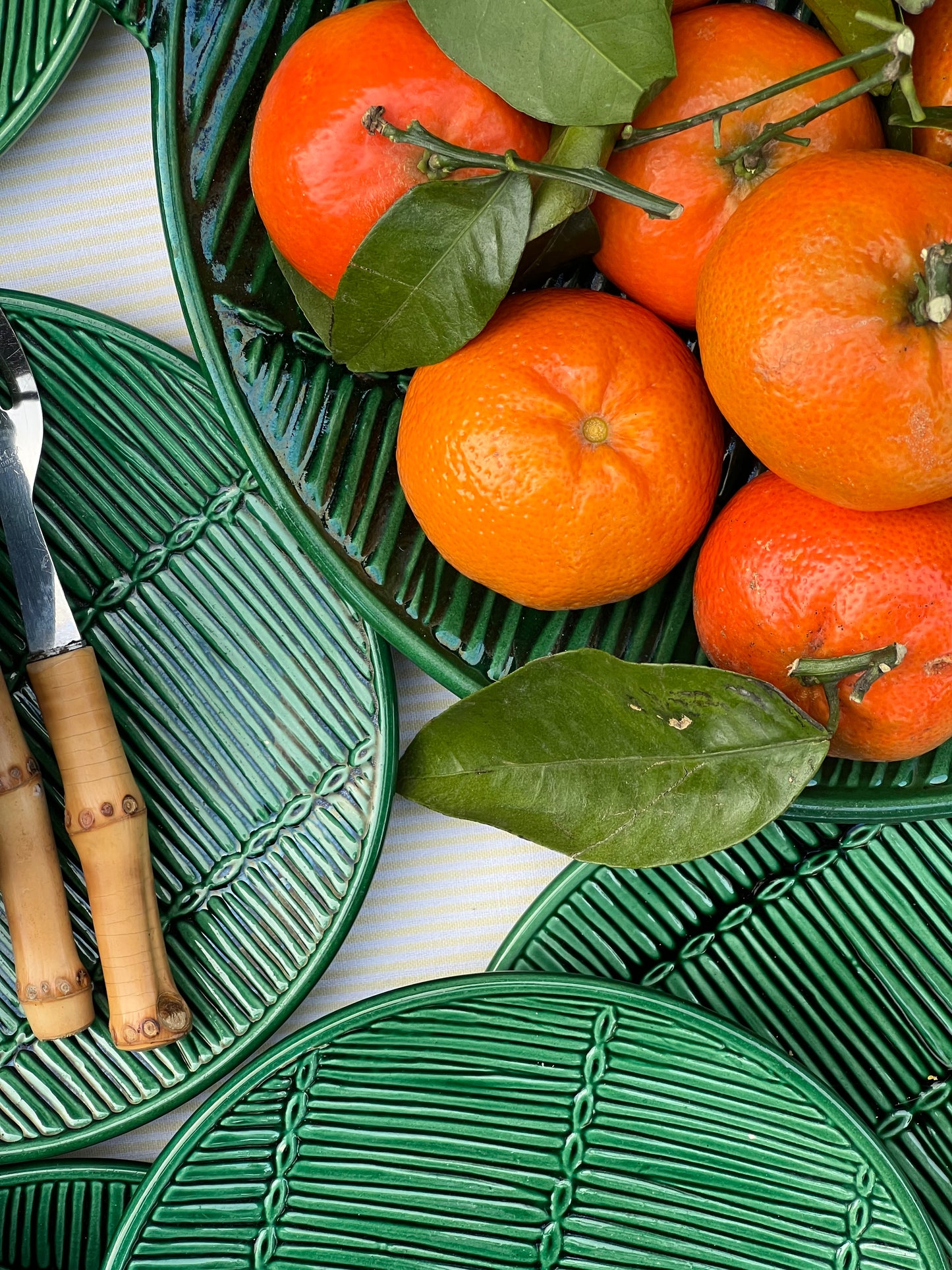 8 assiettes et 1 plat décor Paille