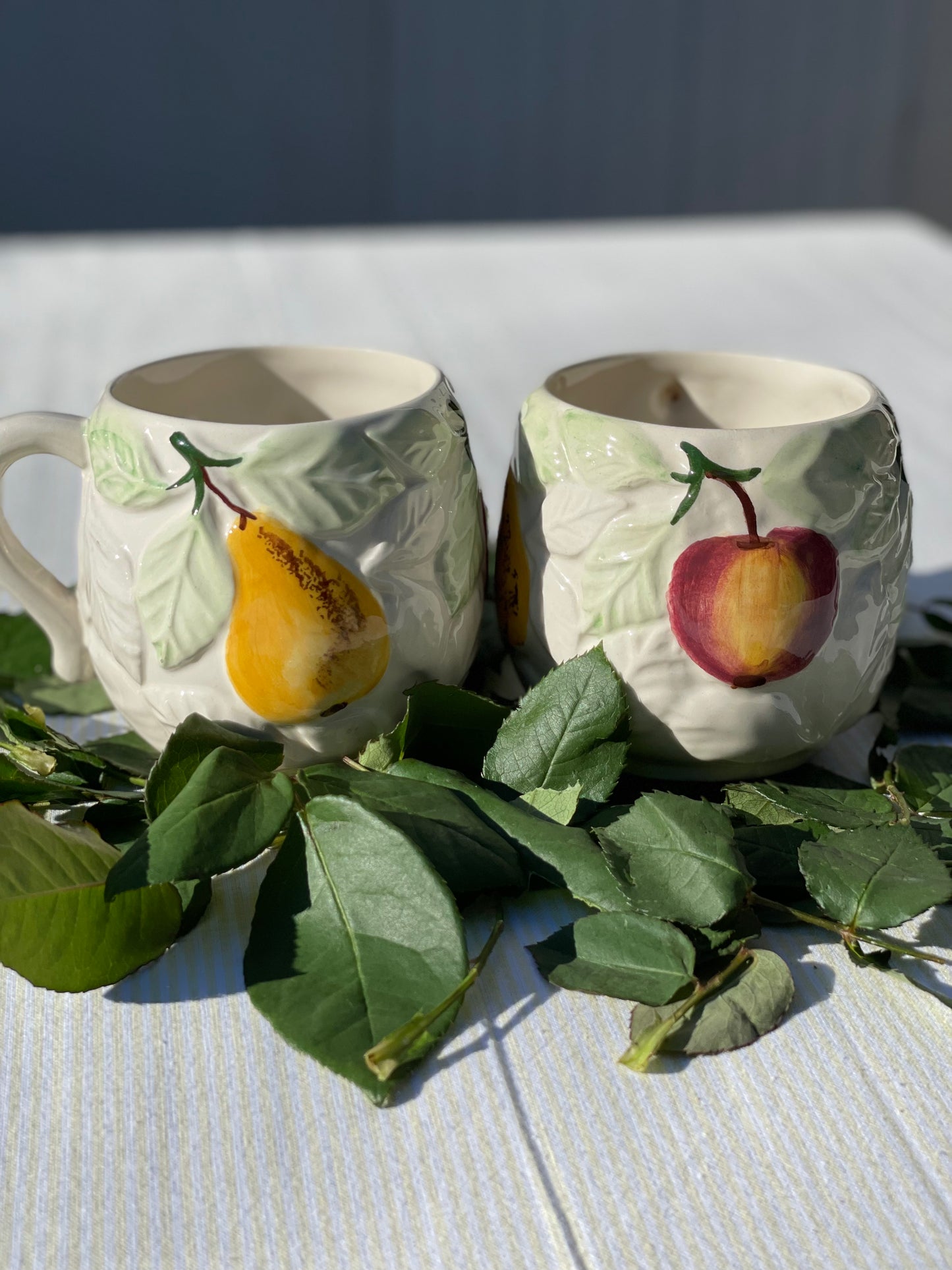 Tasses barbotine fruits