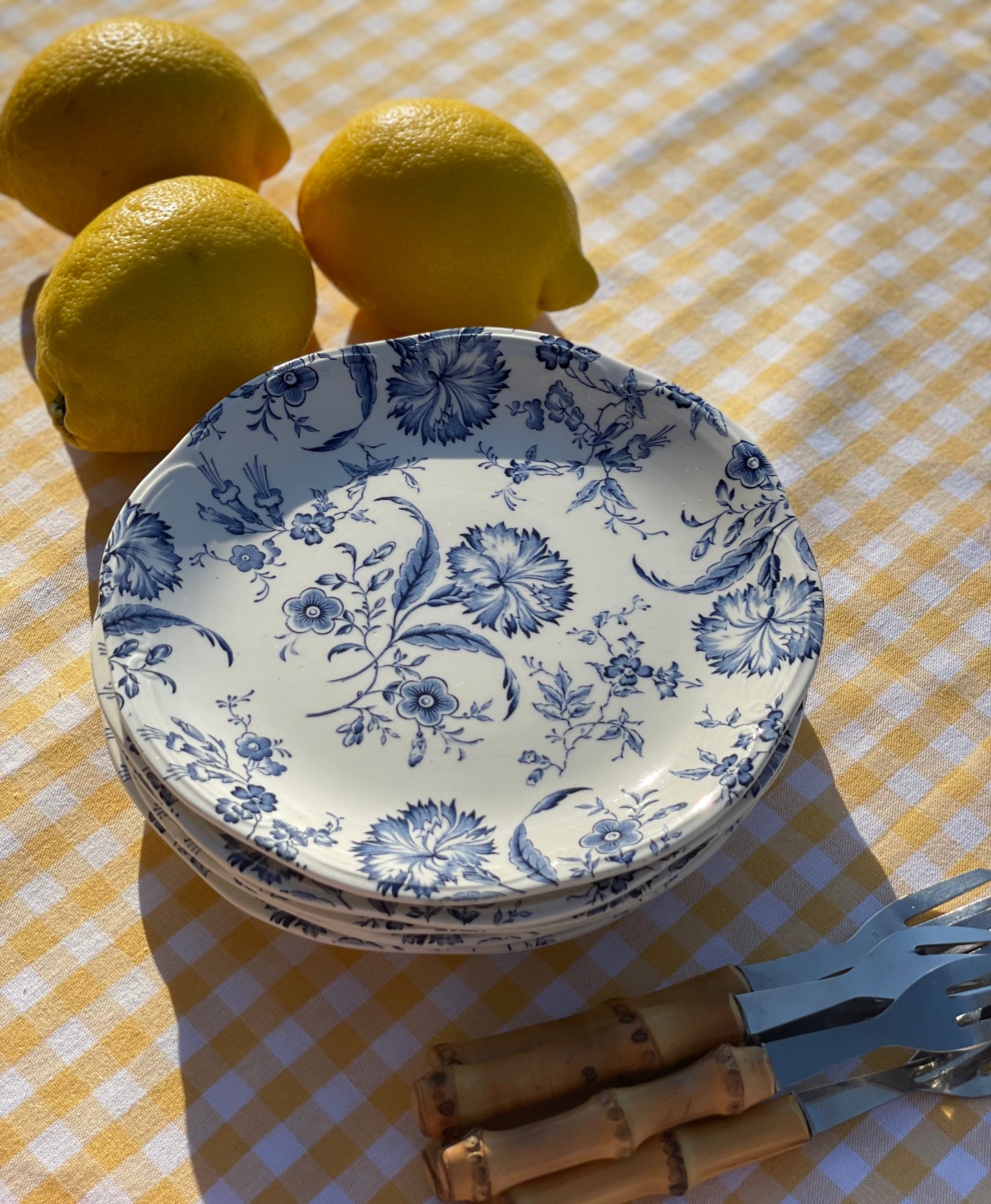 5 assiettes à dessert œillets Gien & Enoch Wedgwood