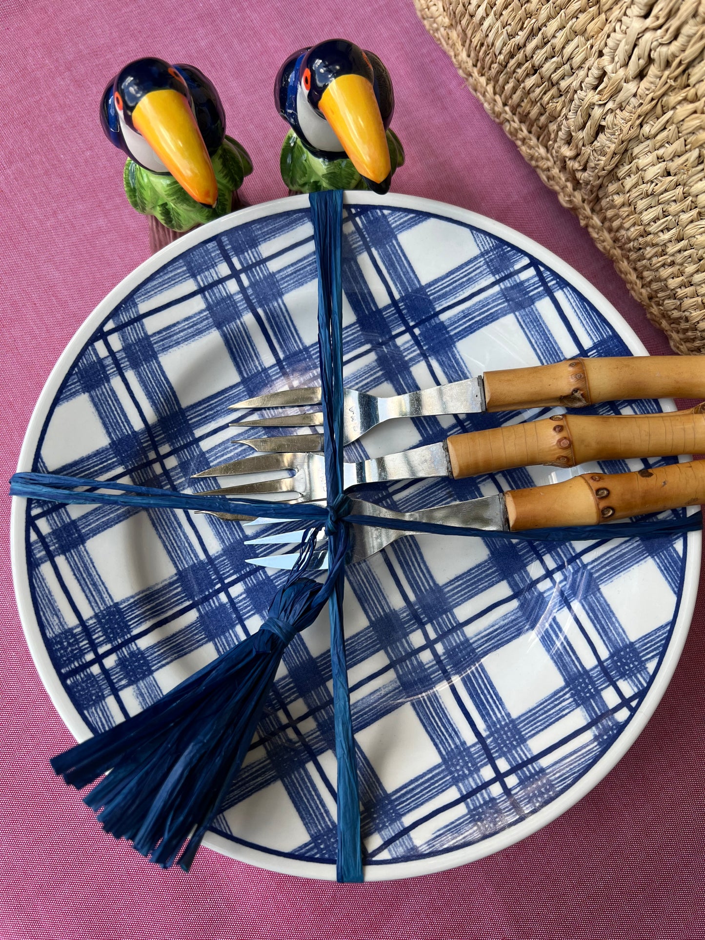 8 assiettes à dessert à carreaux bleus et blancs
