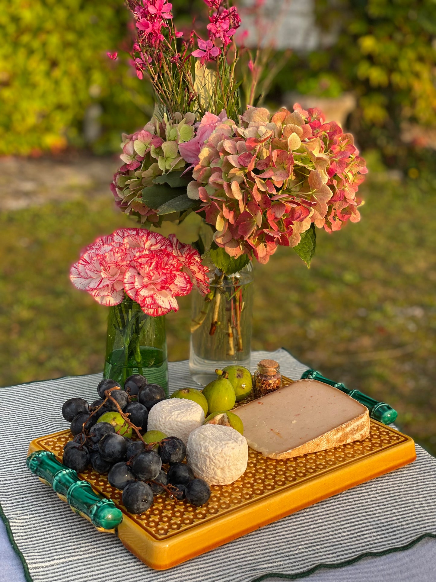 Plateau fromage décor cannage et bambou