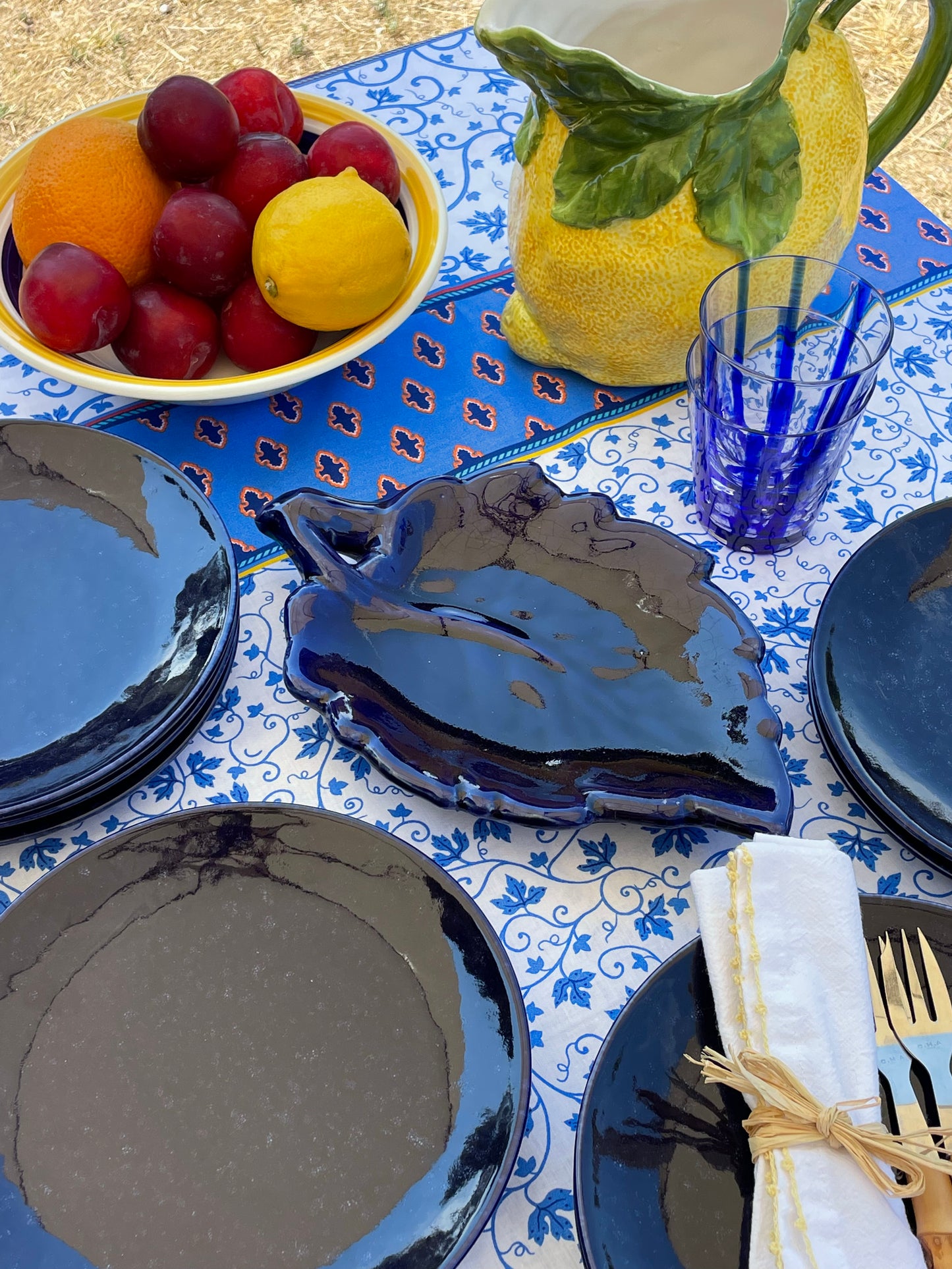 10 assiettes à dessert bleues céramique
