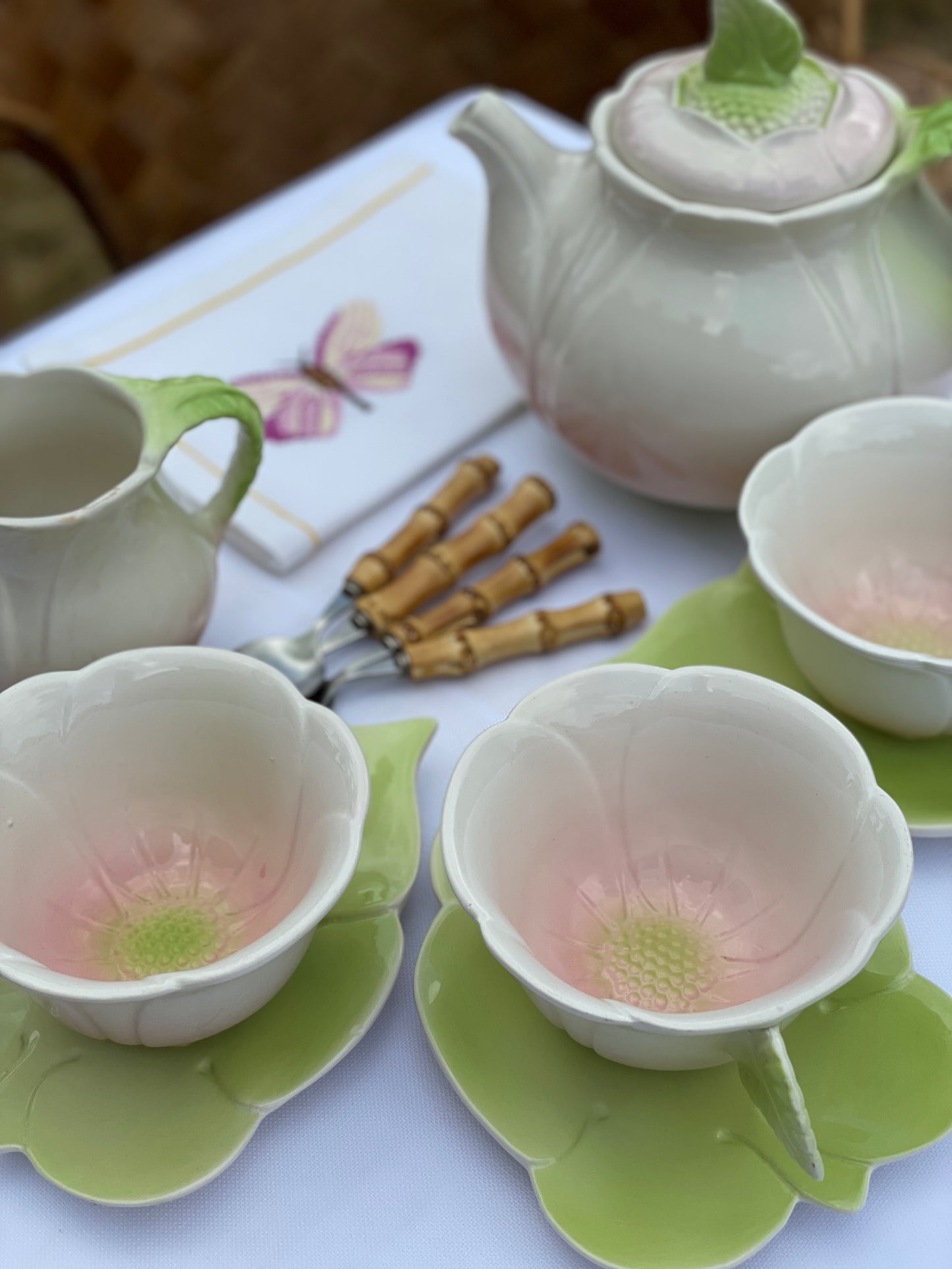 Ensemble petit déjeuner fleurs