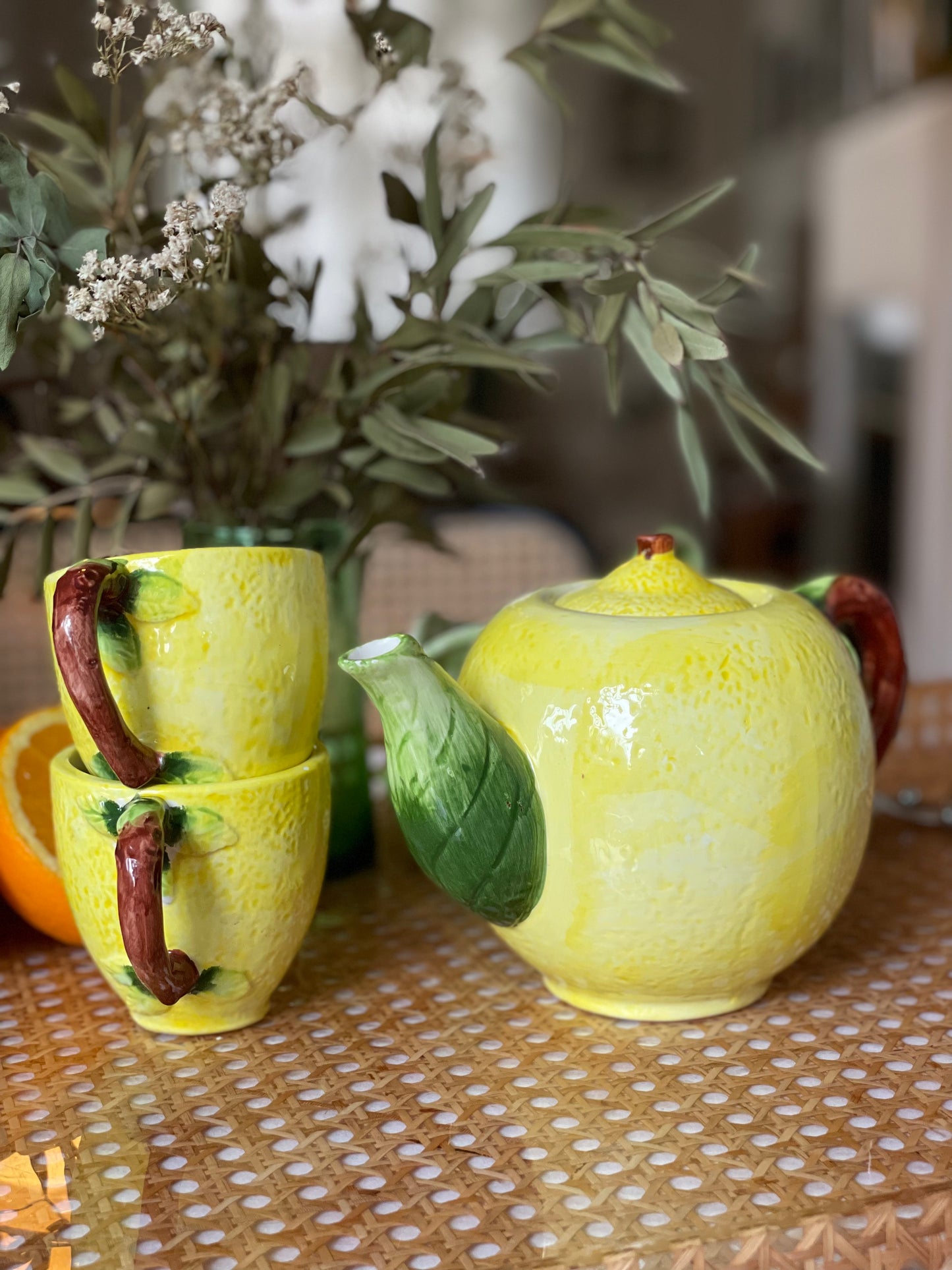 1 théière et 2 tasses citron