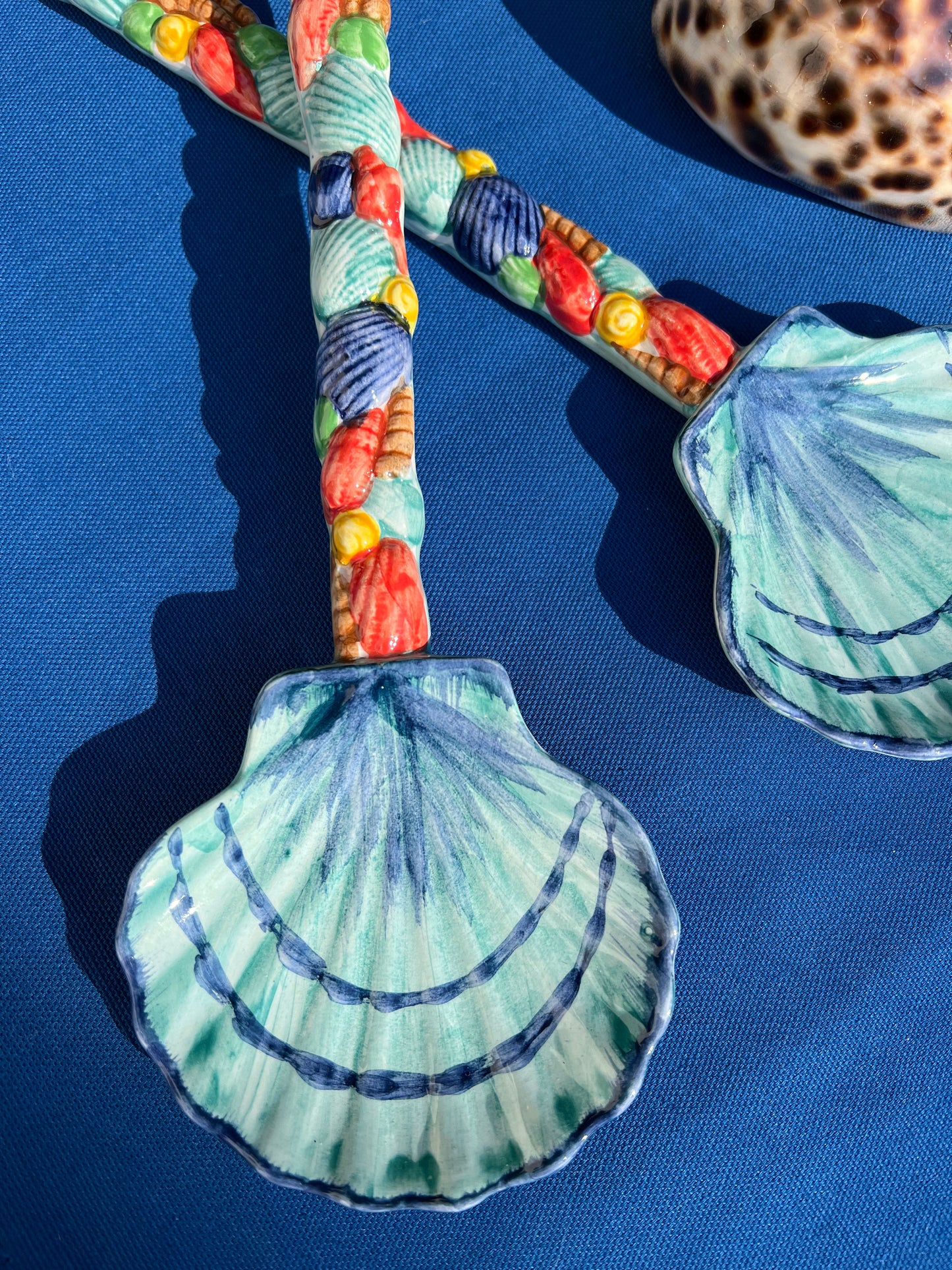 Couverts à salade coquillages céramique