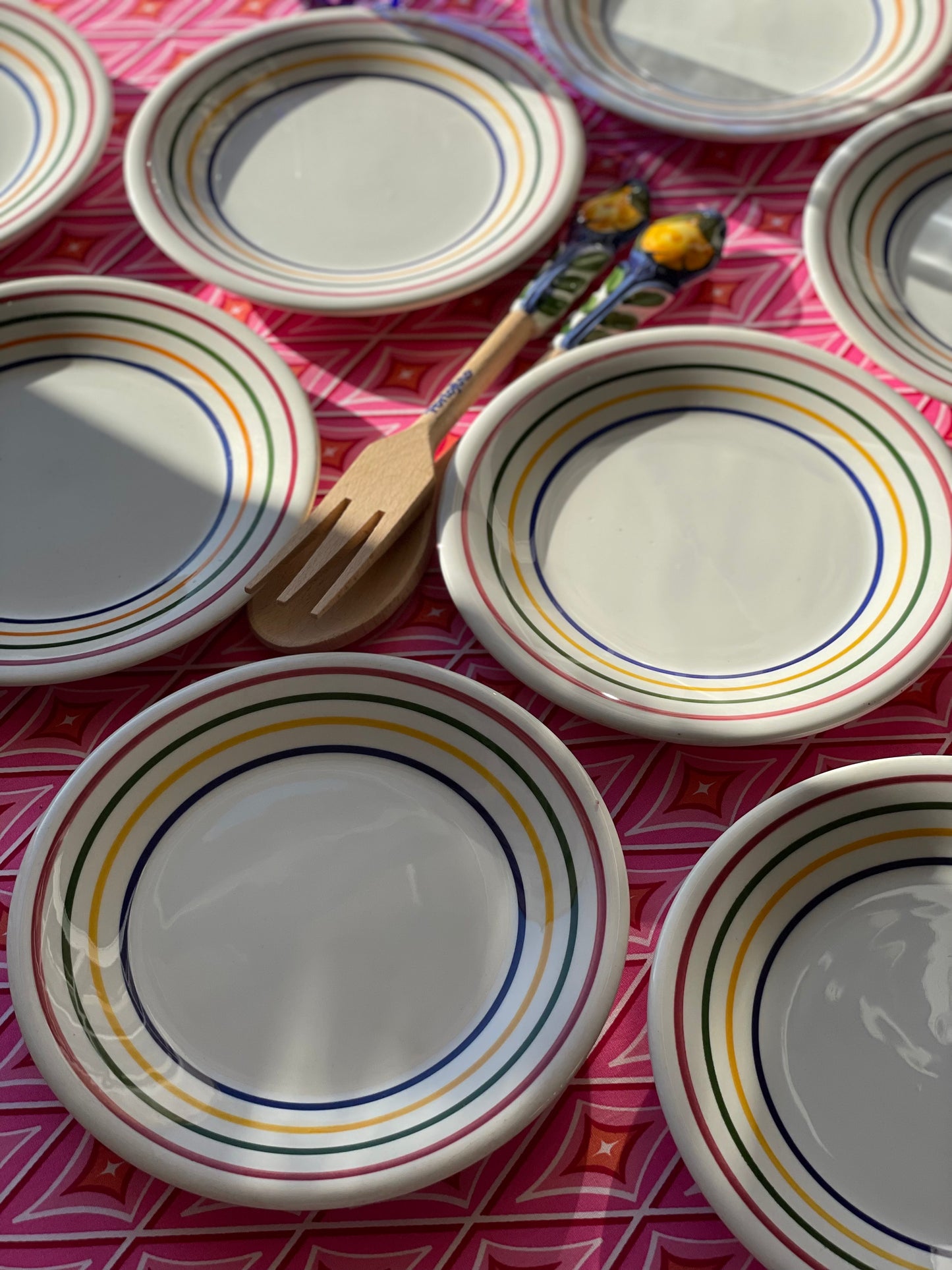 8 assiettes à dessert rayures Made in Italy