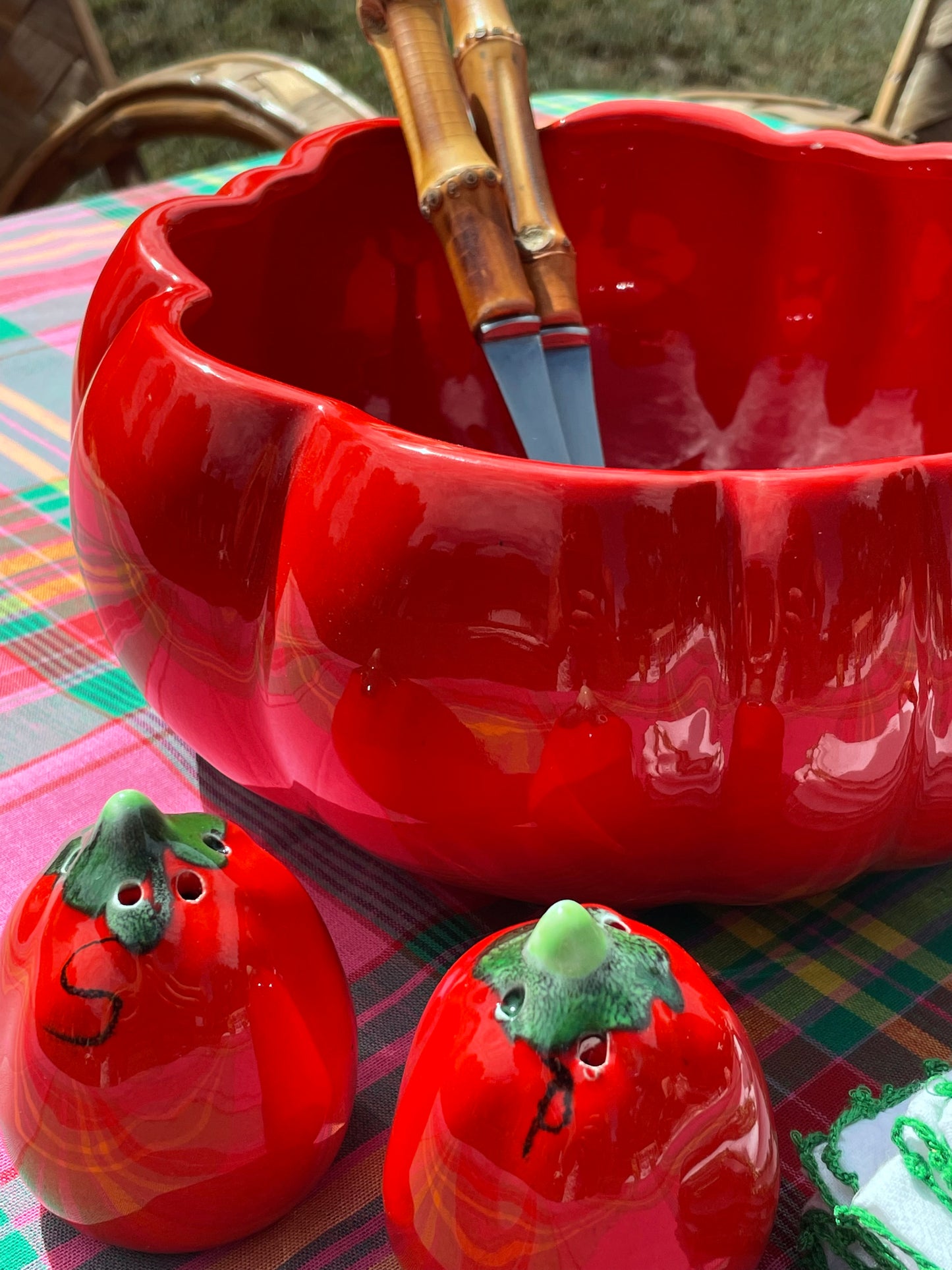 Saladier/salière et poivrière tomate