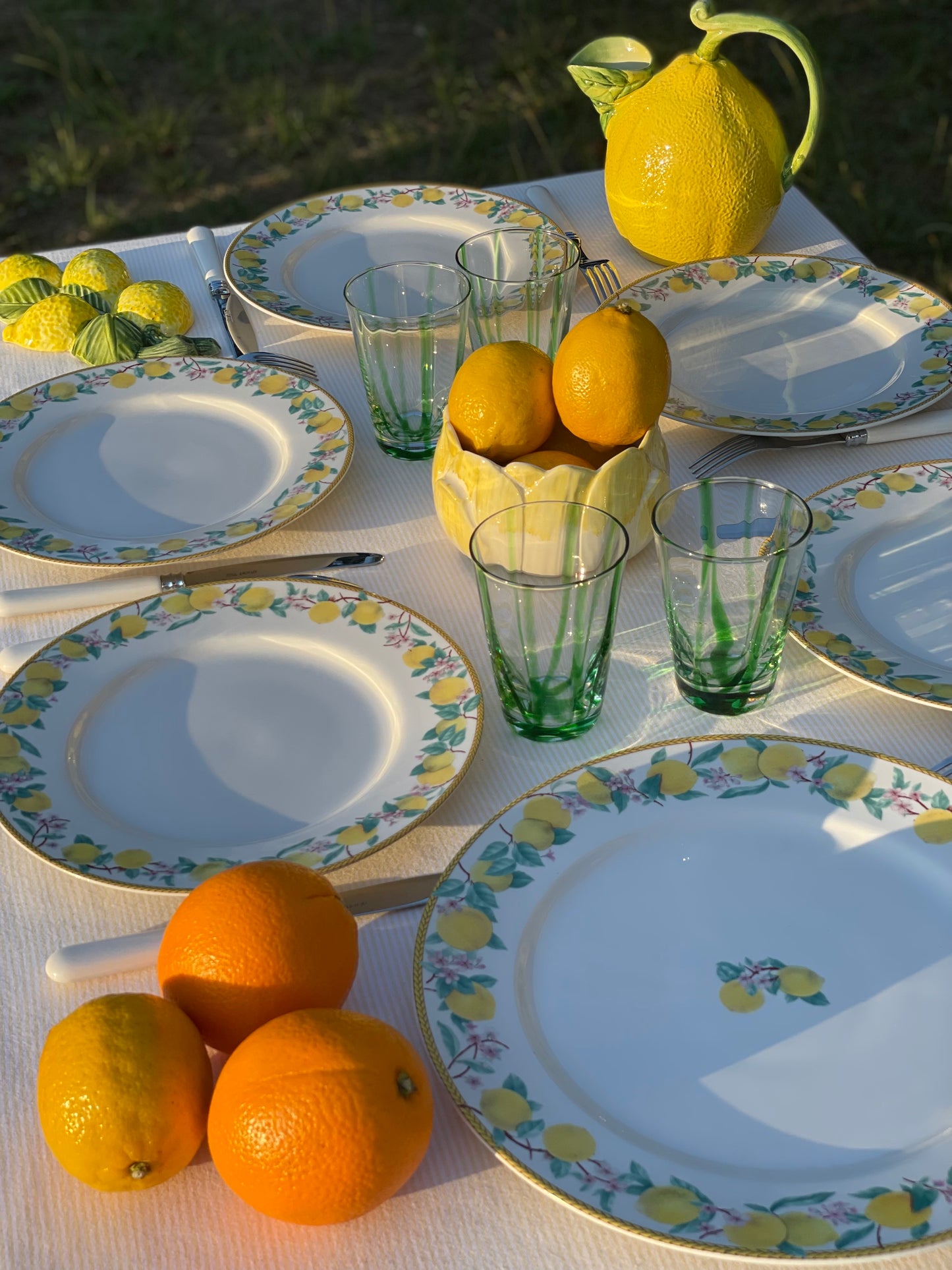 6 assiettes plates et un grand plat citrons Made in Italy