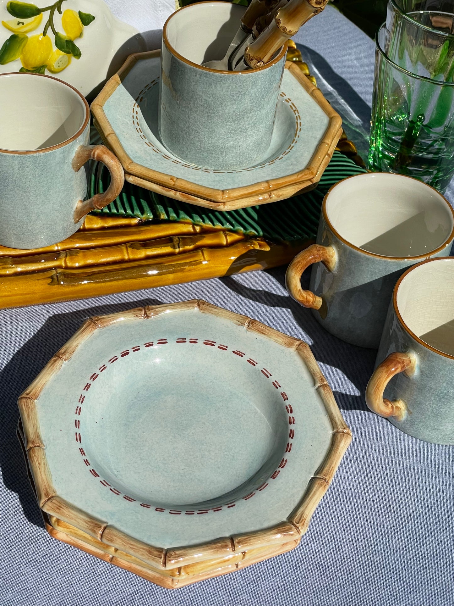 5 tasses et 5 sous-tasses bambou