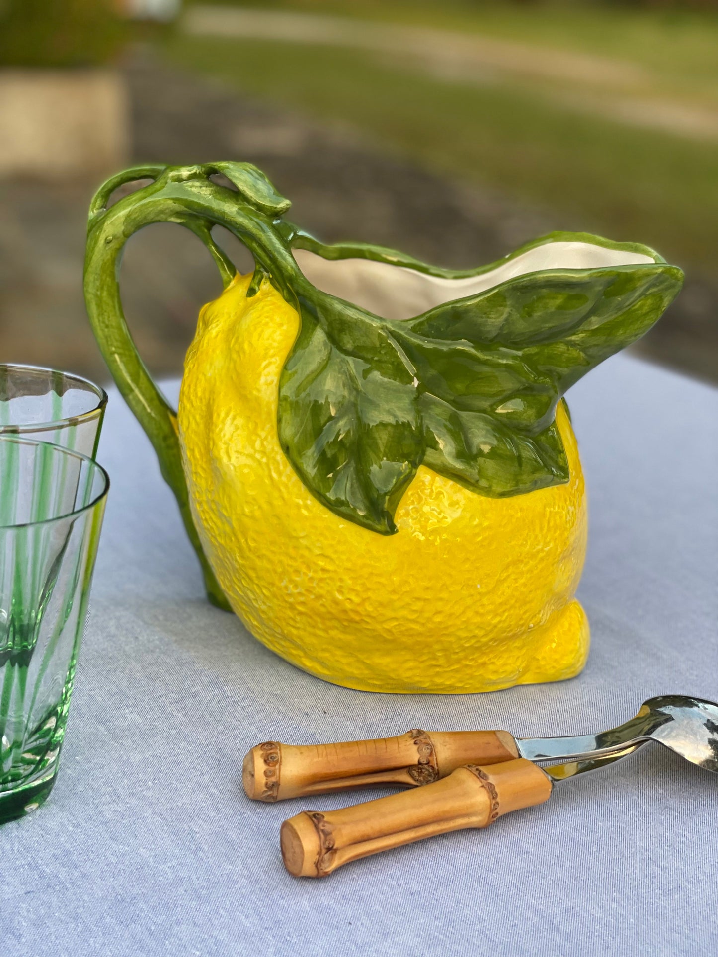 Pichet en forme de citron