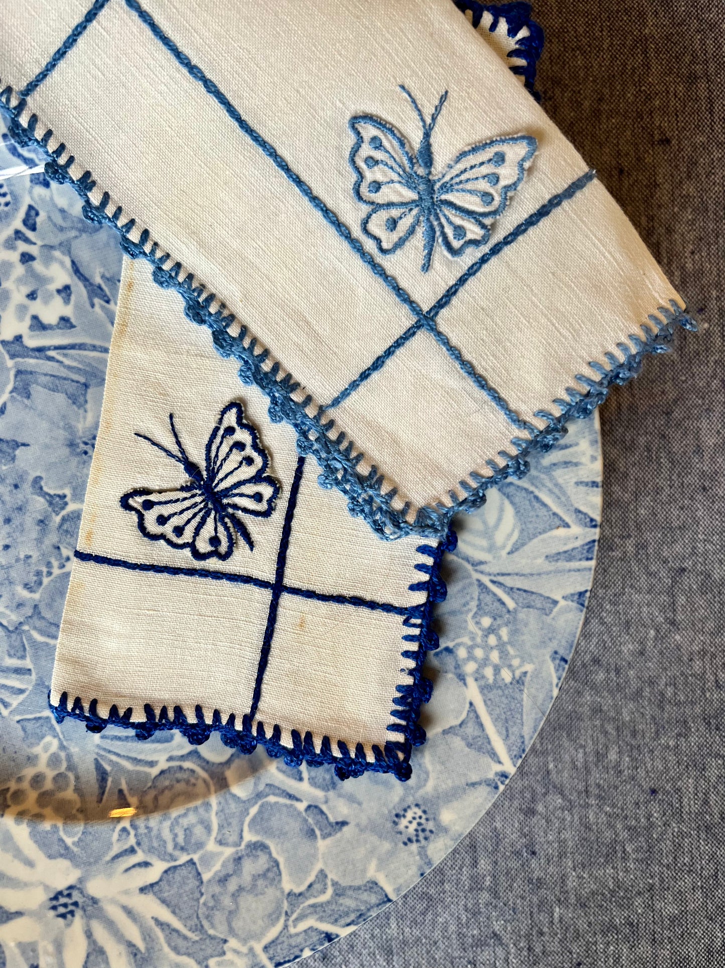 8 assiettes à dessert bleues fleurs