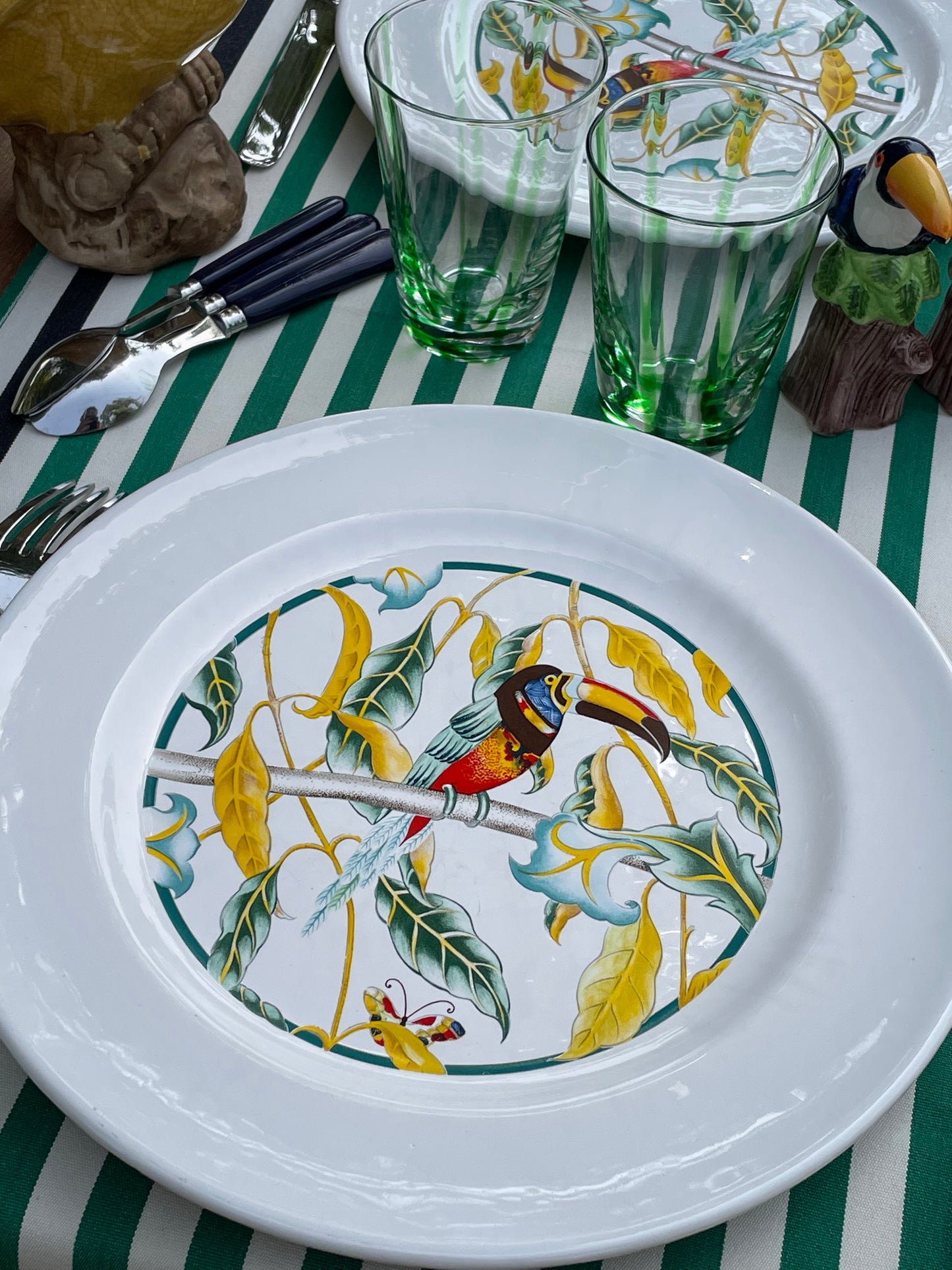 6 grandes assiettes toucans