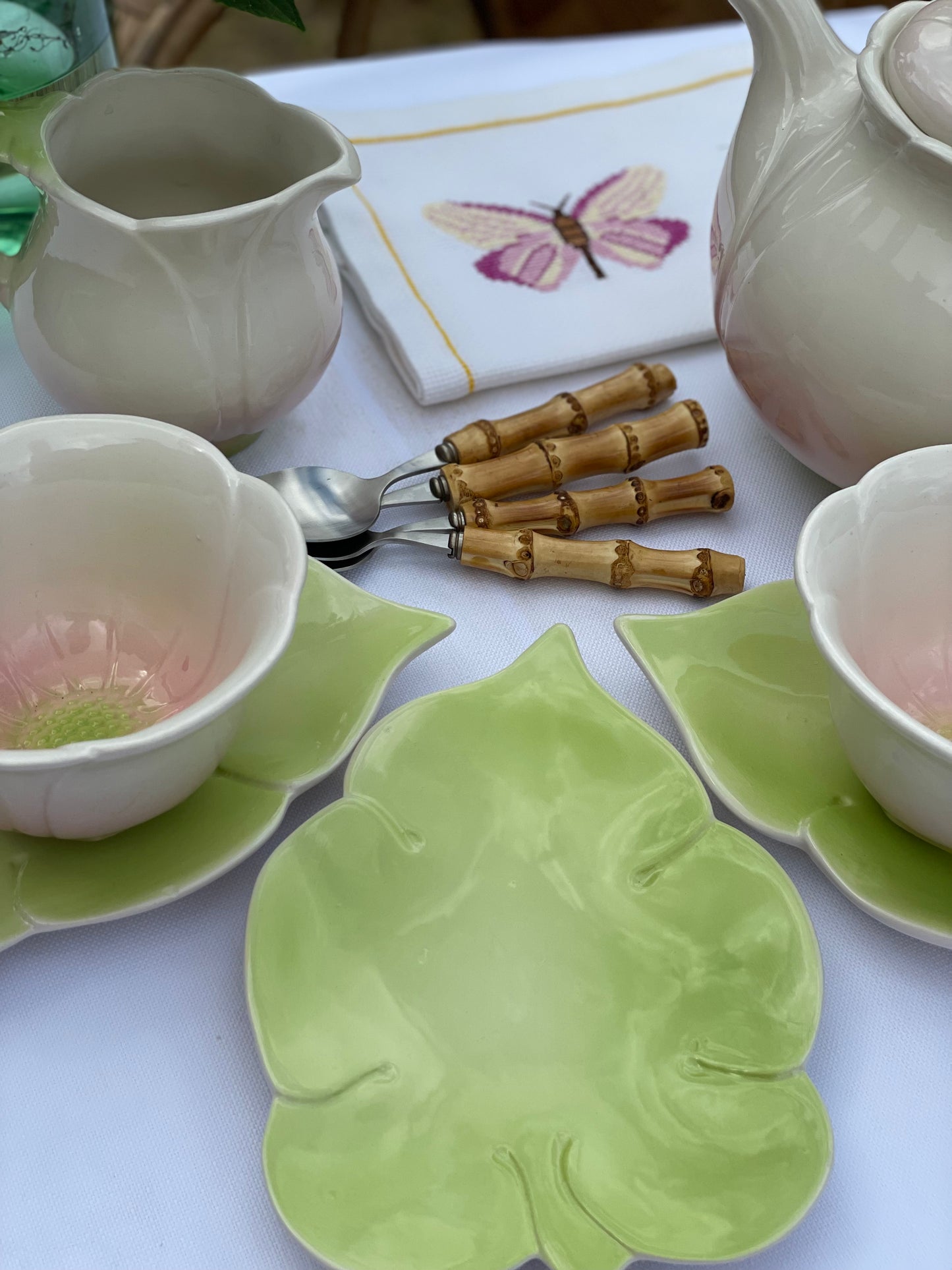 Ensemble petit déjeuner fleurs