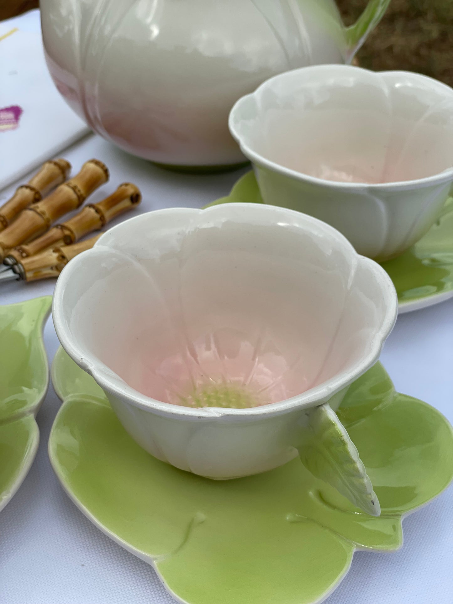 Ensemble petit déjeuner fleurs