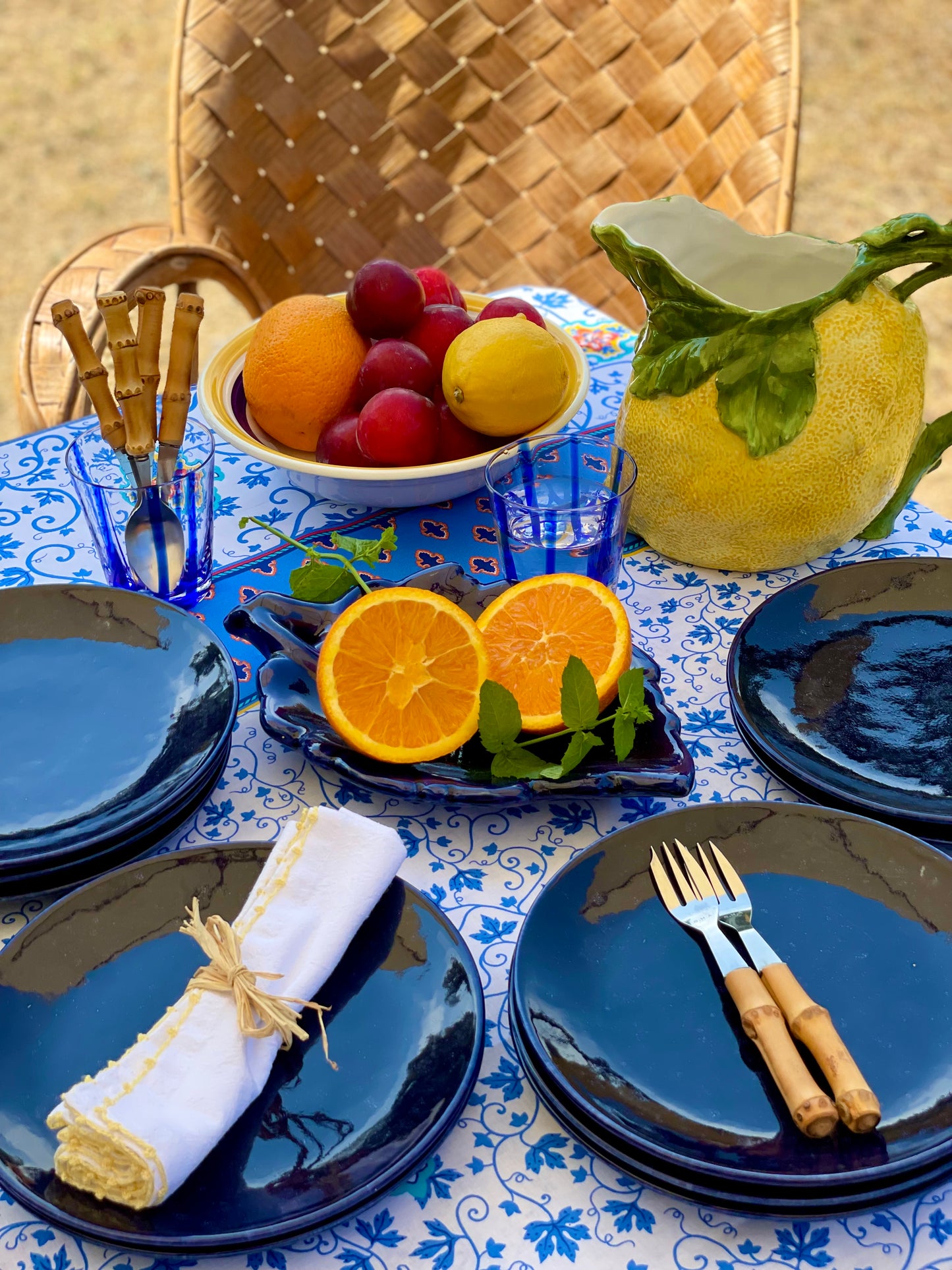 10 assiettes à dessert bleues céramique