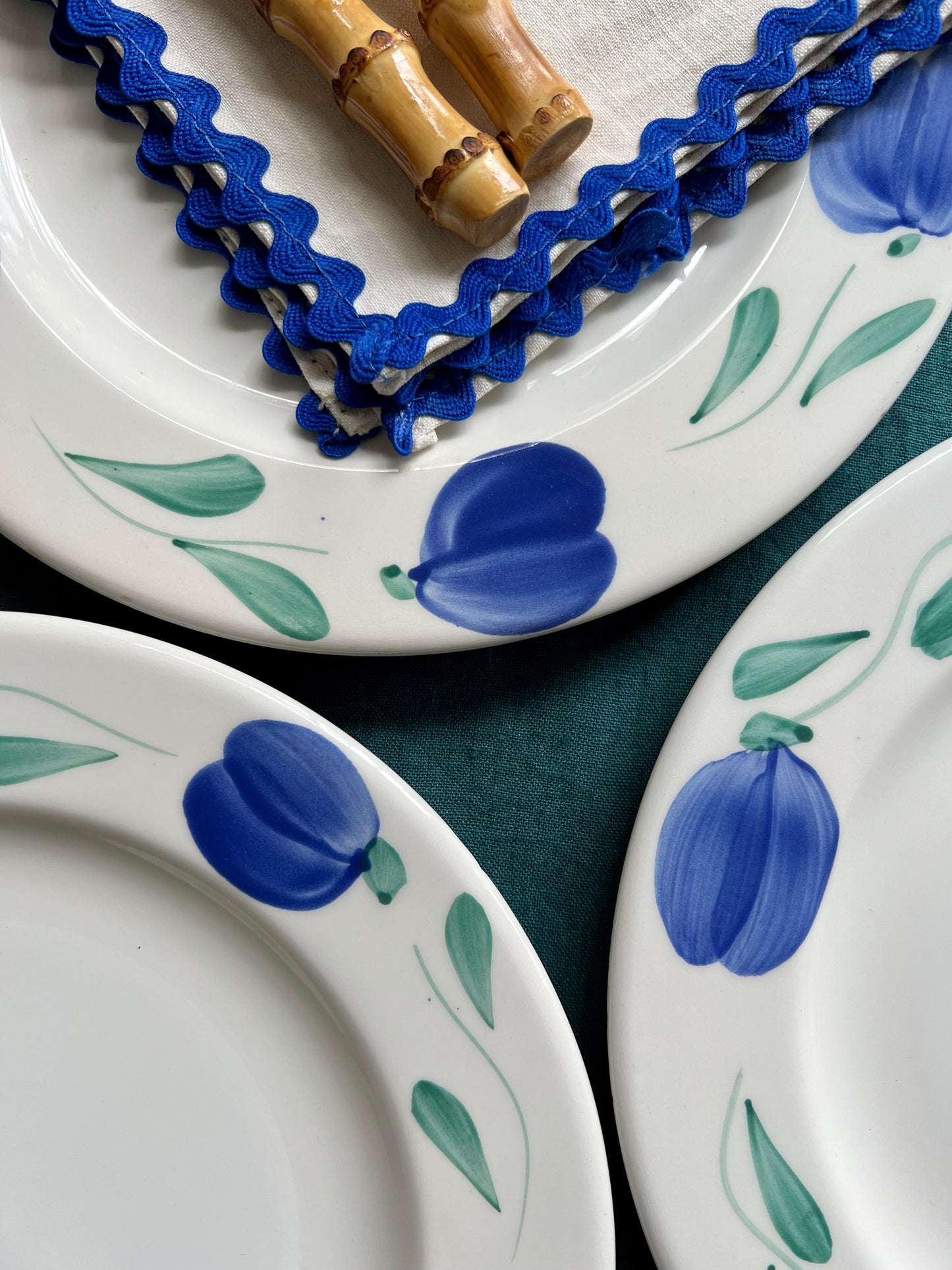 10 assiettes à dessert prunes Made in Italy