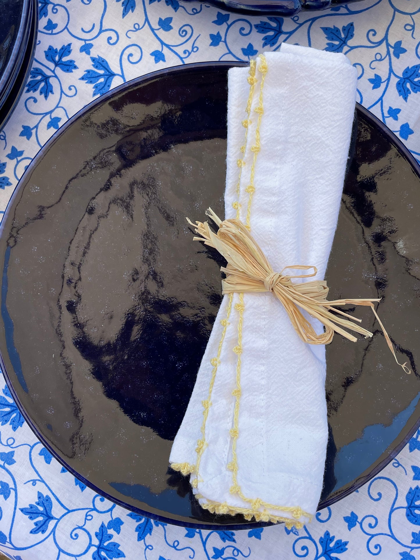 10 assiettes à dessert bleues céramique