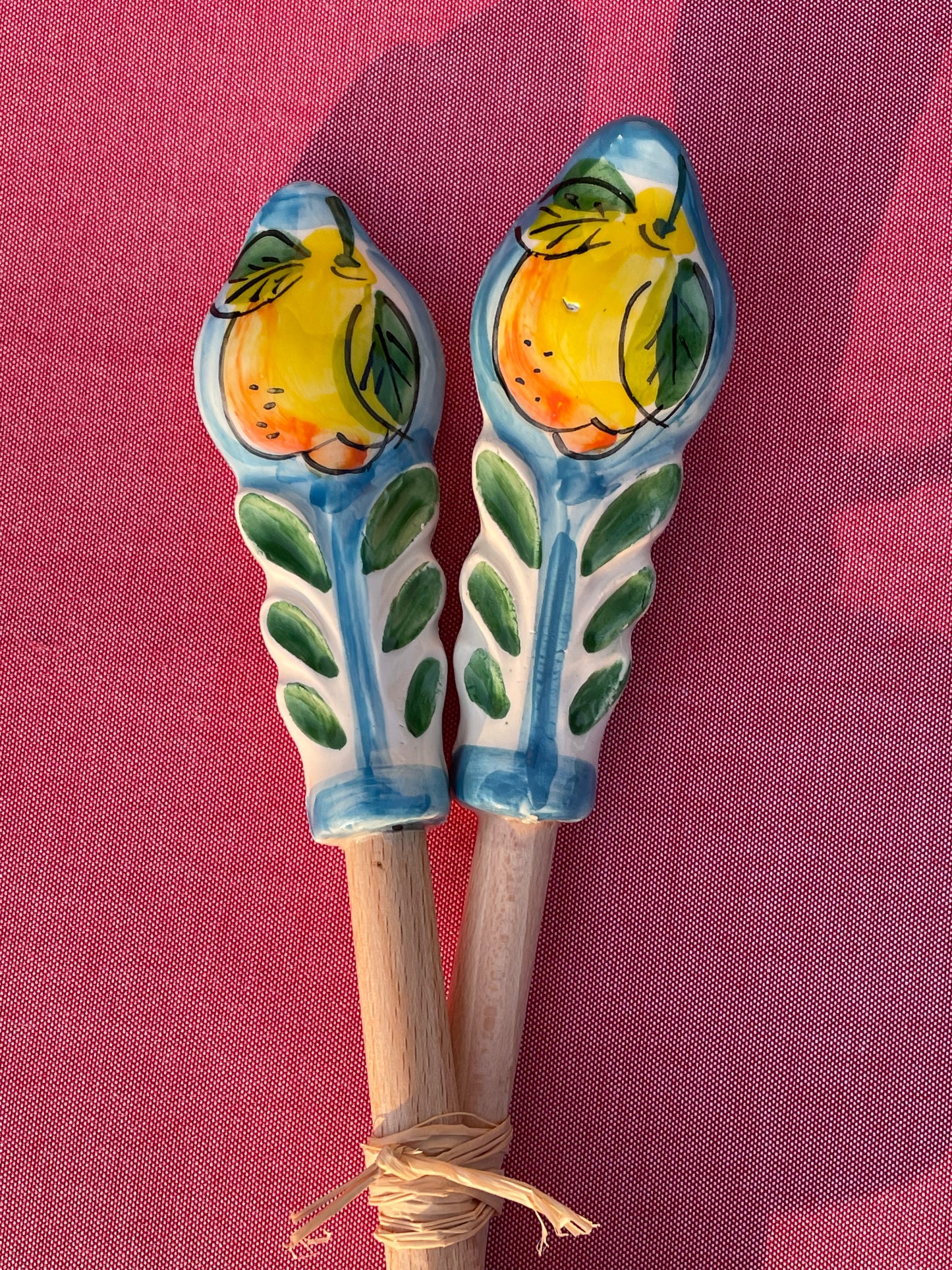 Couverts à salade bleu citrons
