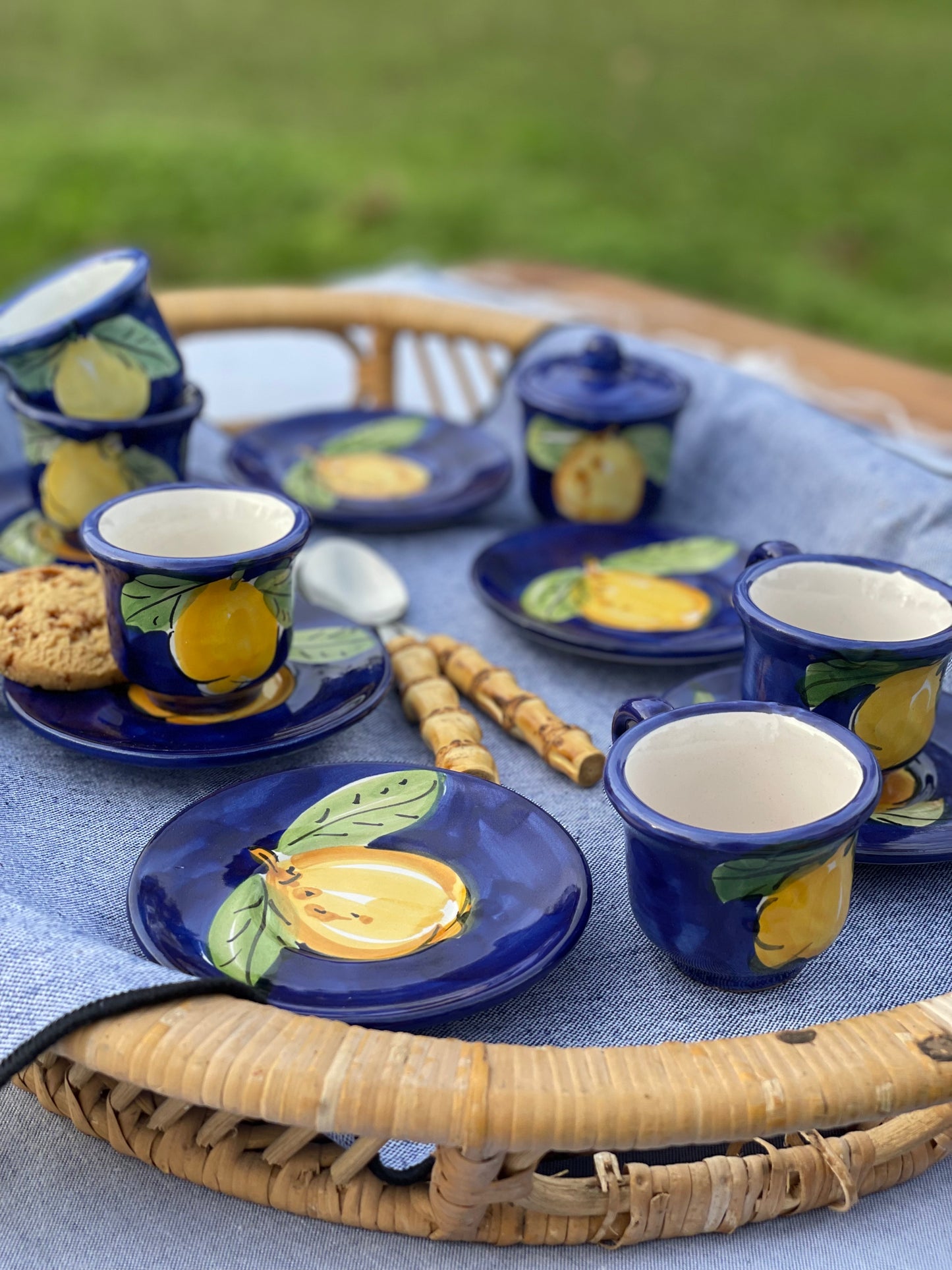 Ensemble 5 tasses à café, 6 sous tasses et 1 sucrier citrons