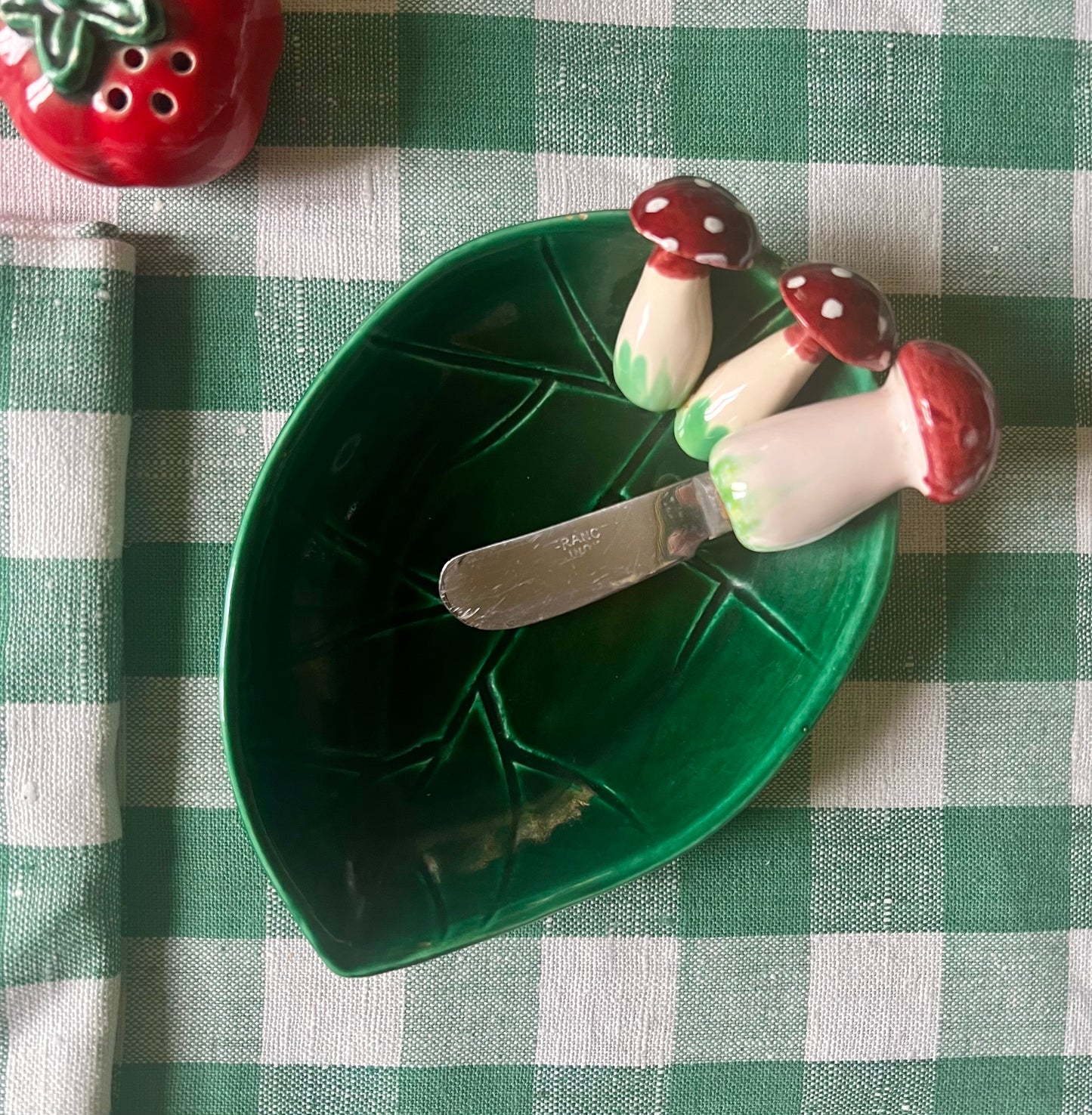 Petit beurrier champignons et son couteau