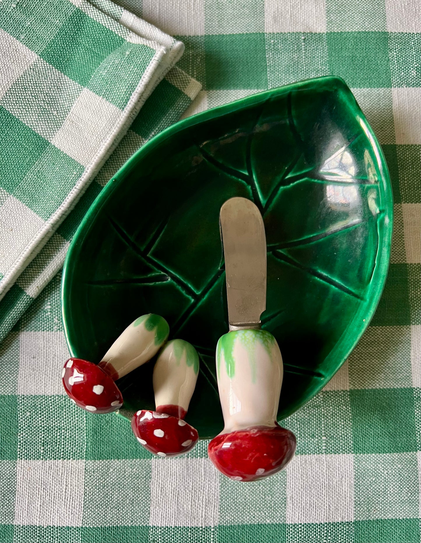 Petit beurrier champignons et son couteau