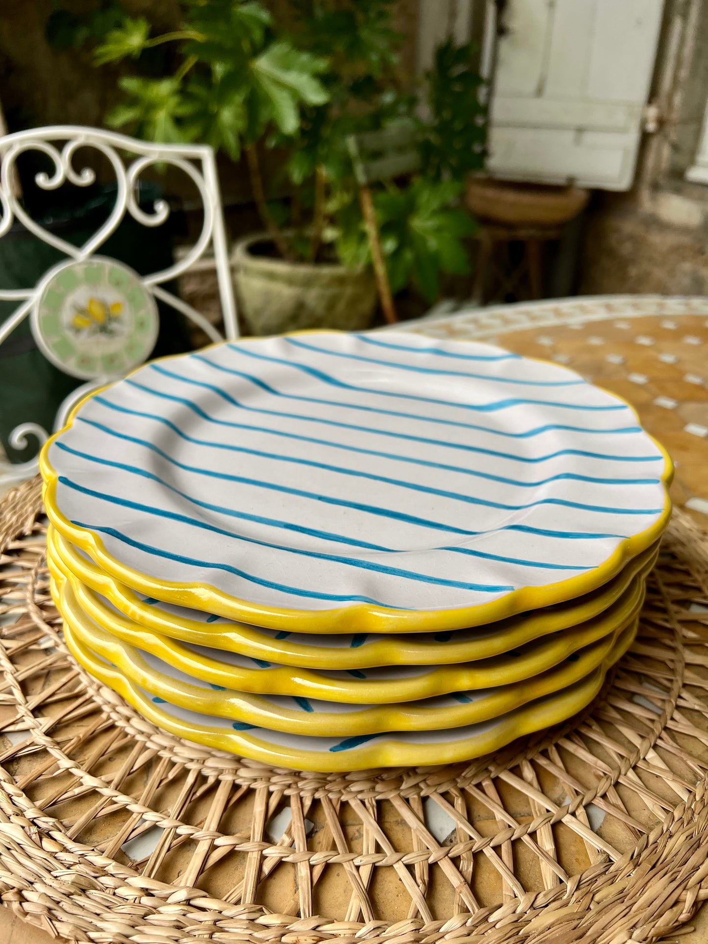 4 assiettes plates rayures bleues